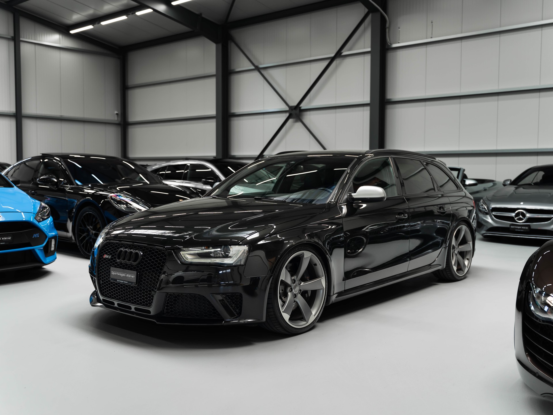 AUDI RS4 Avant 4.2 FSI V8 quattro S-tronic-image-0