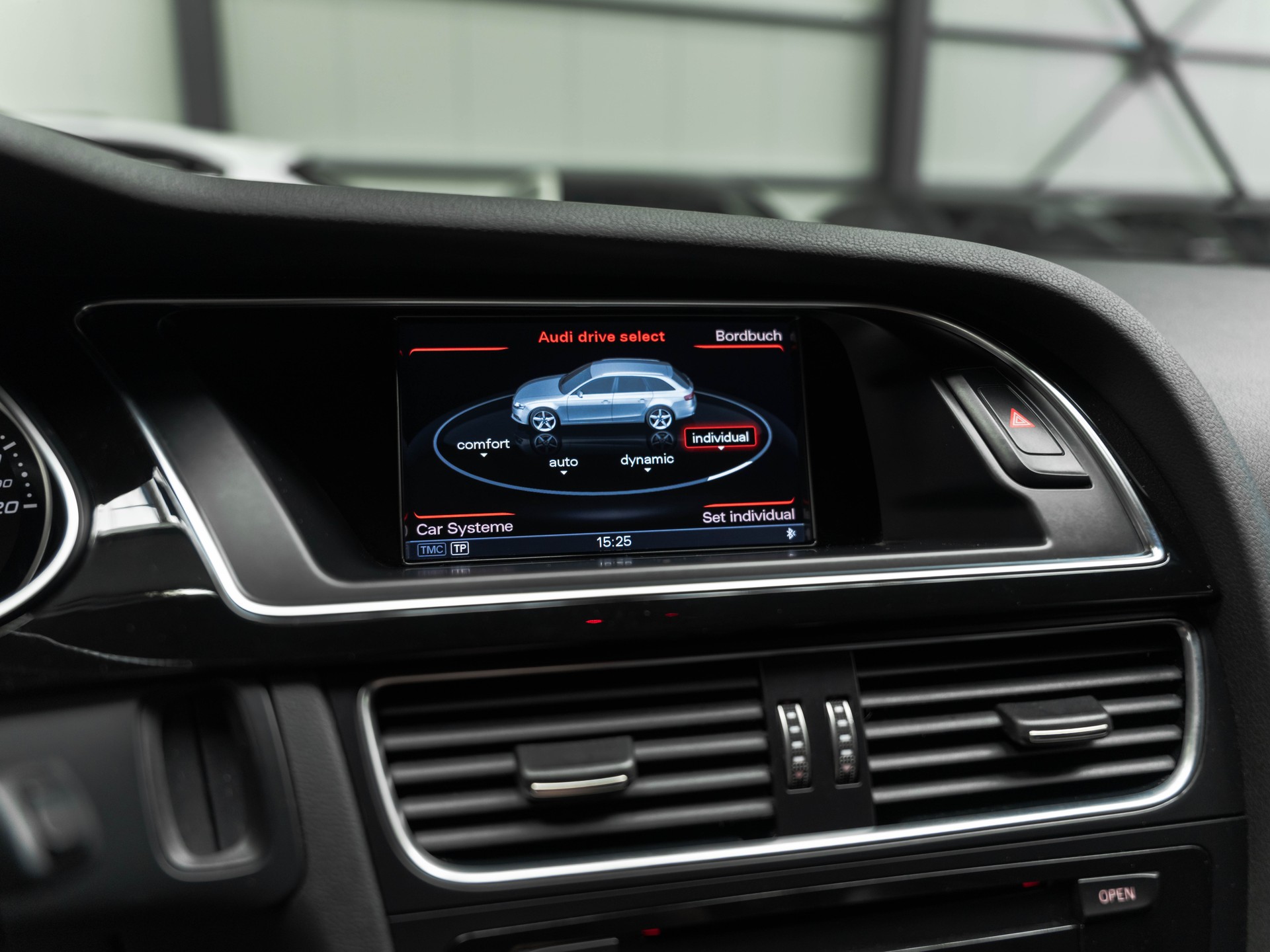 AUDI RS4 Avant 4.2 FSI V8 quattro S-tronic-image-24
