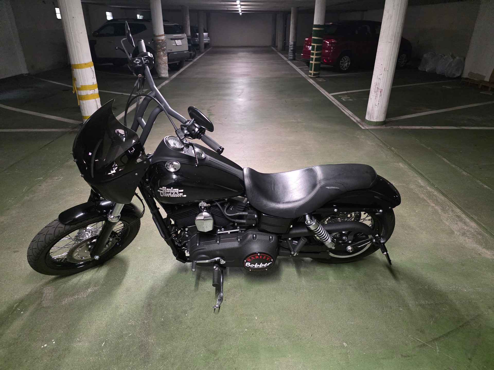 HARLEY-DAVIDSON FXDB Dyna Street Bob ABS