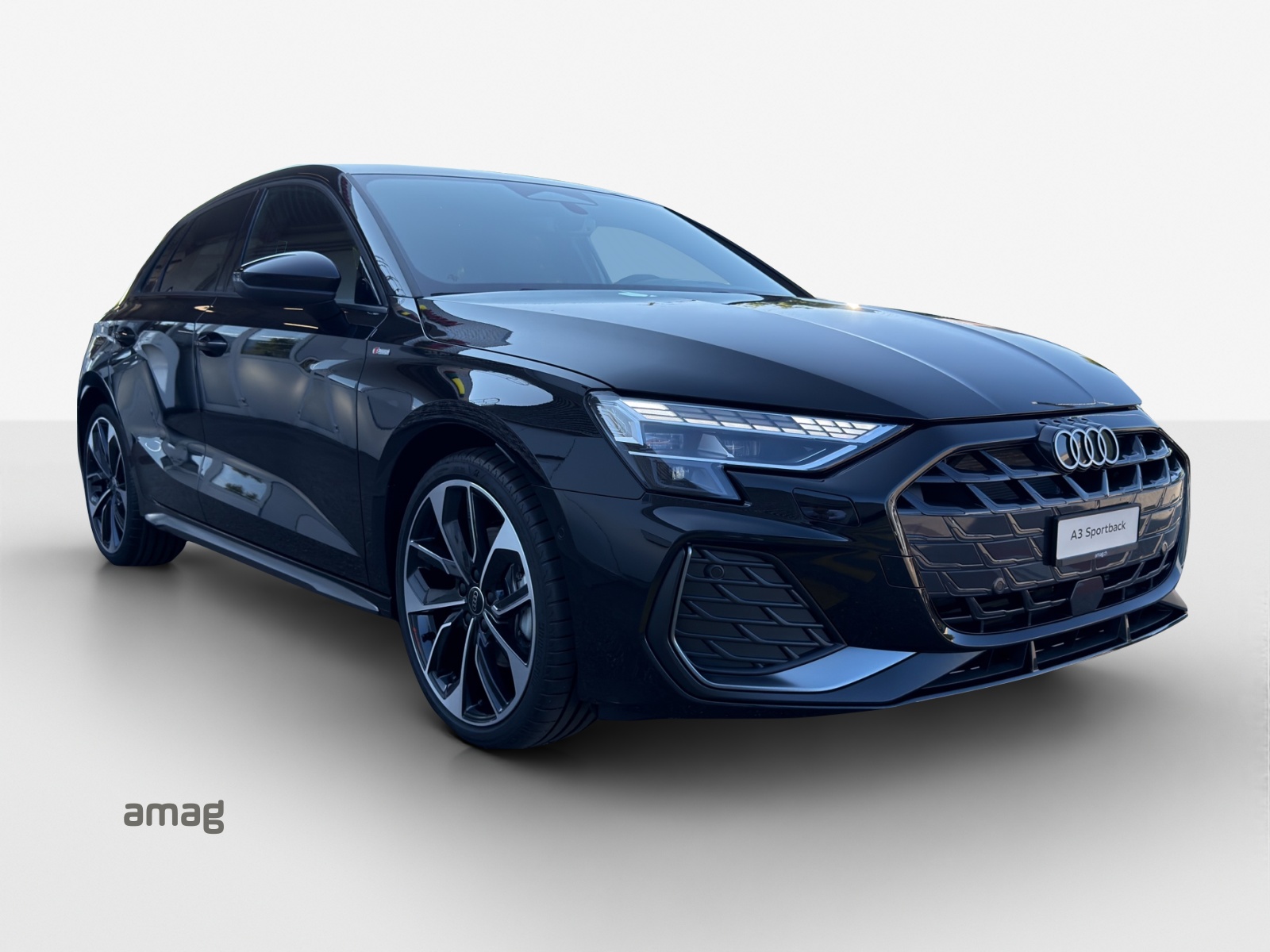 AUDI A3 Sportback TFSI 110 kW S line Attraction S tronic-image-5