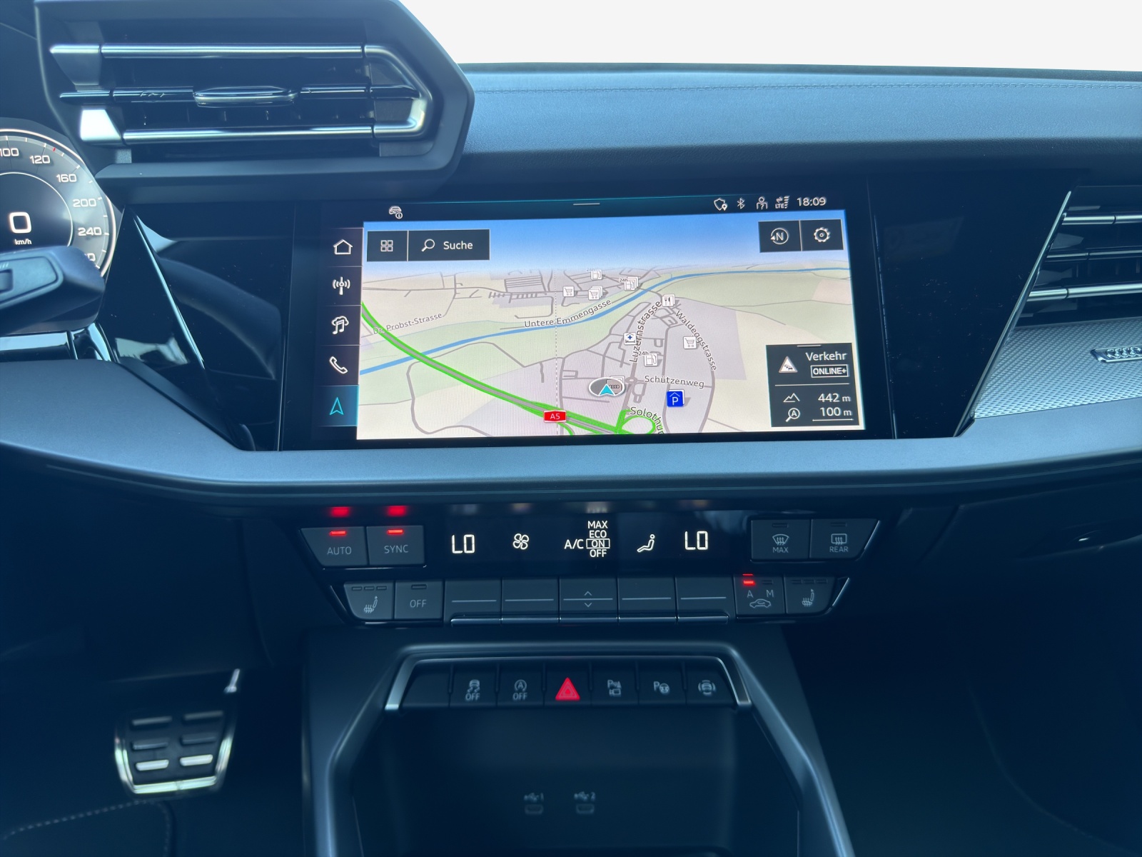 AUDI A3 Sportback TFSI 110 kW S line Attraction S tronic-image-10