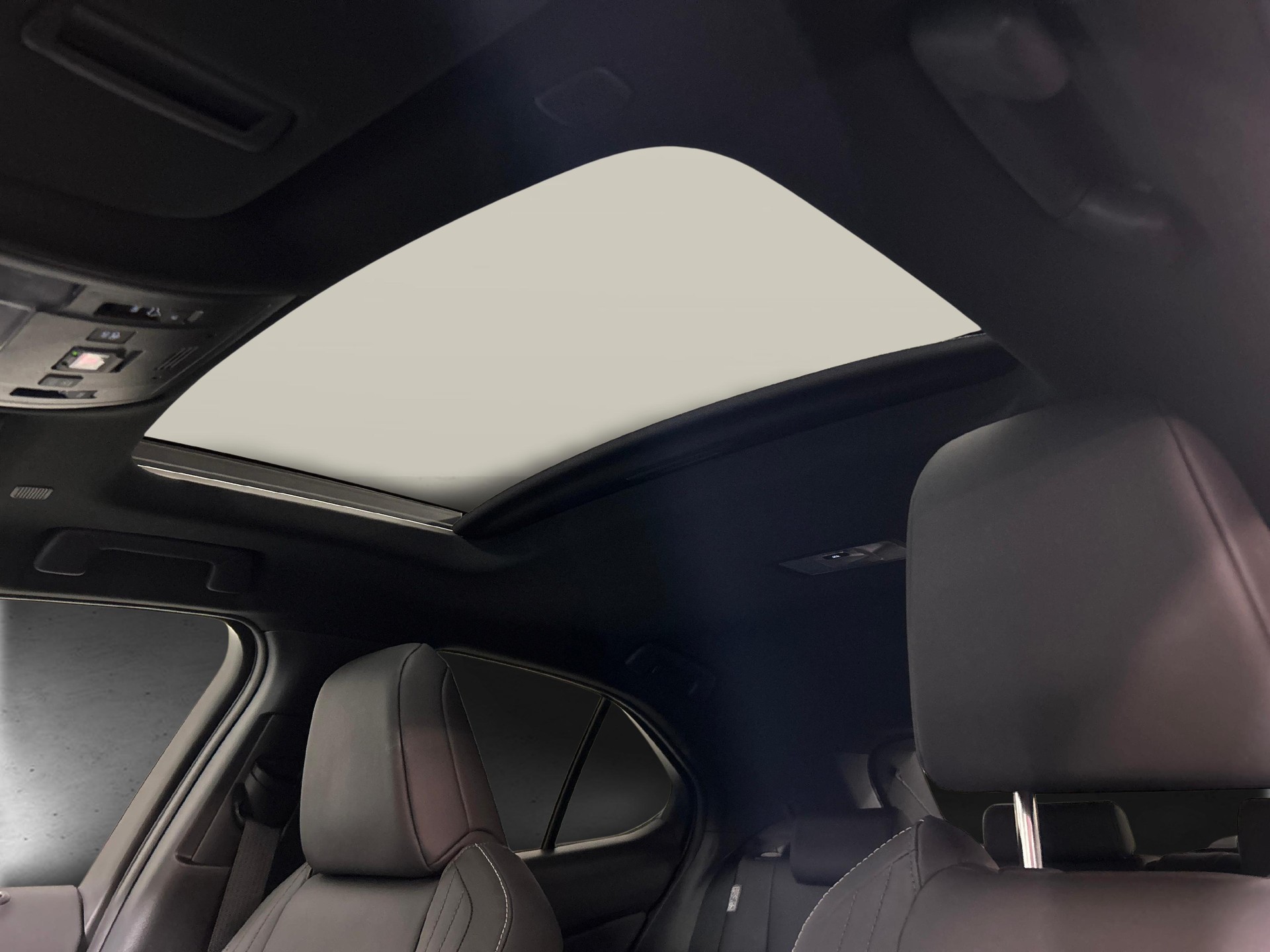 LEXUS UX 250h F-Line-image-9