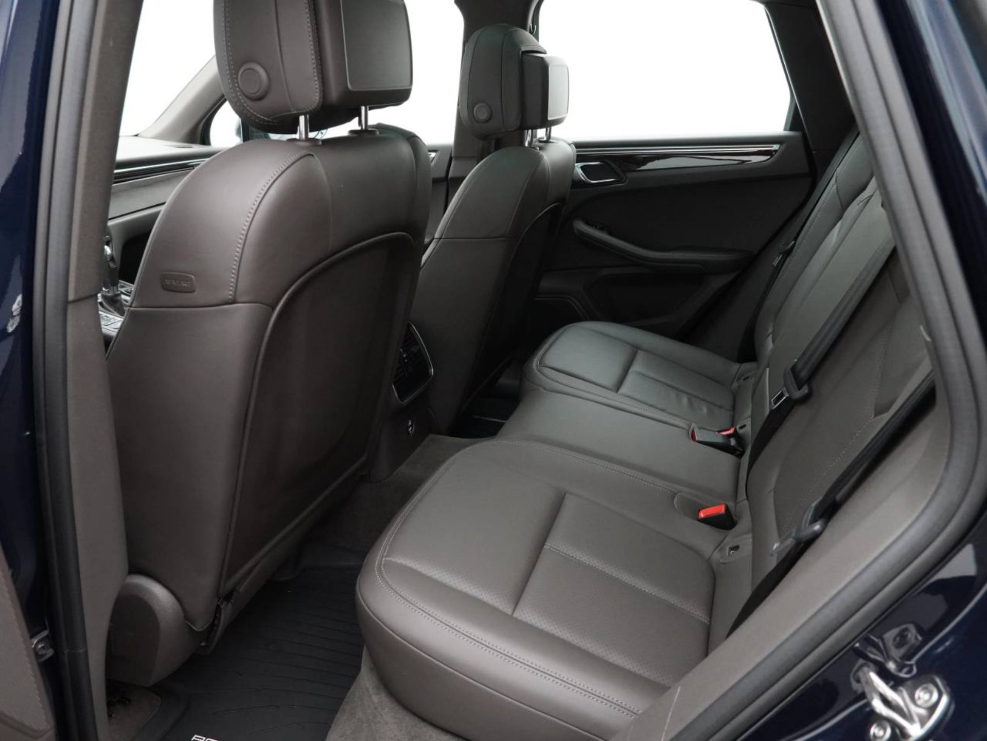 PORSCHE Macan S-image-26