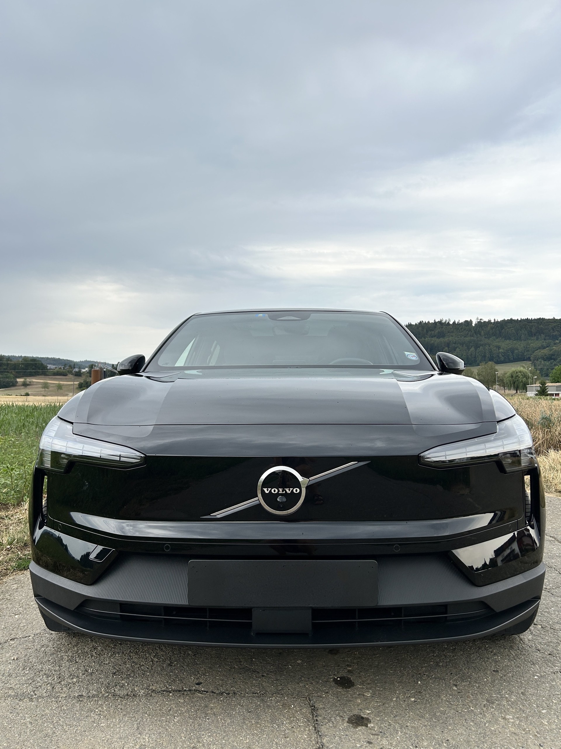 VOLVO EX30 Twin Ultra Performance Sw. Black Ed. AWD-image-5