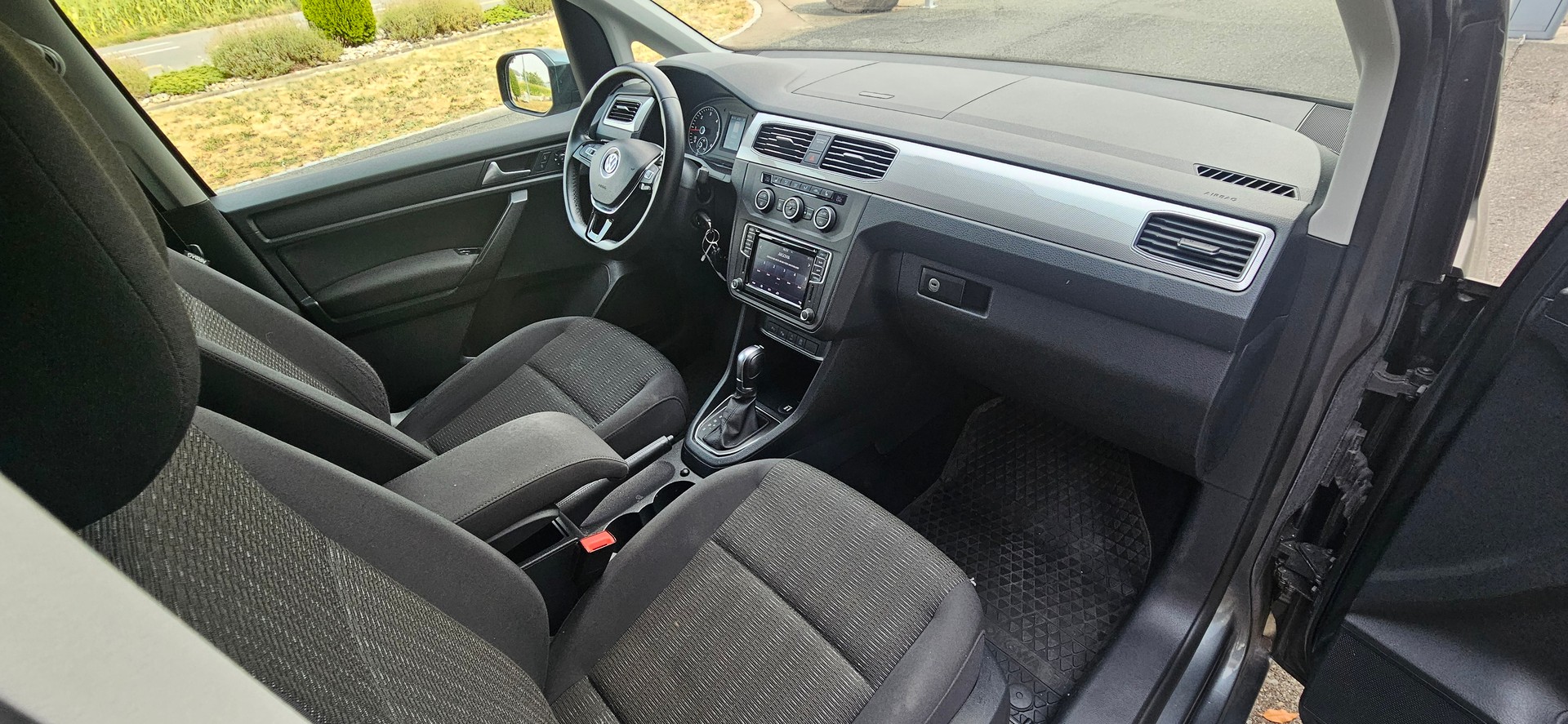 VW Caddy 2.0 TDI Liberty 4M 4Motion DSG-image-9
