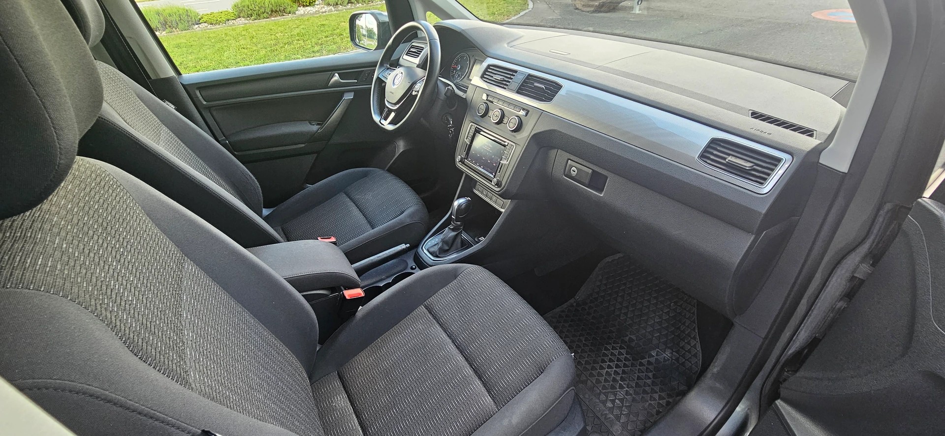 VW Caddy 2.0 TDI Liberty 4M 4Motion DSG-image-10