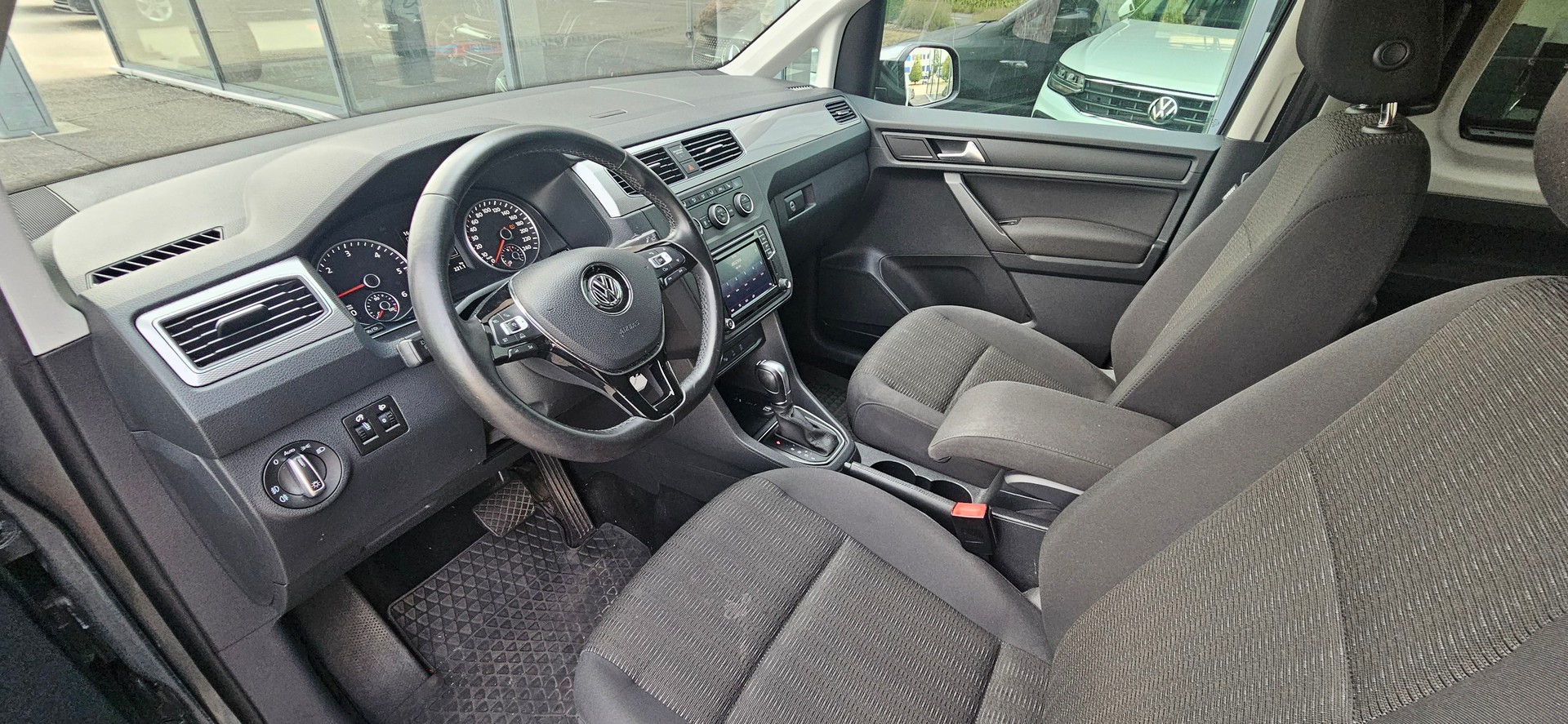 VW Caddy 2.0 TDI Liberty 4M 4Motion DSG-image-6