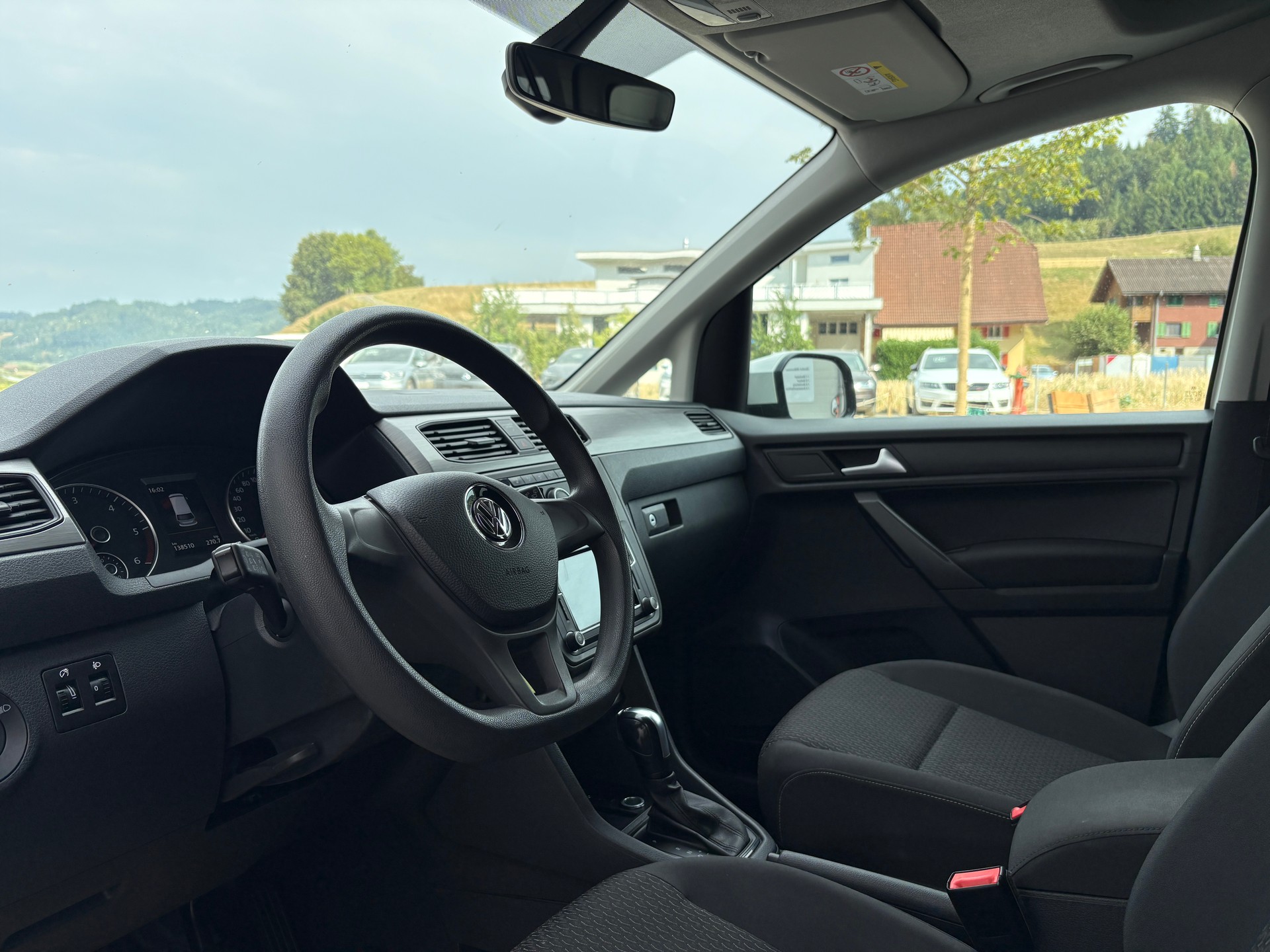 VW Caddy 2.0 TDI Trendline 4Motion DSG-image-4