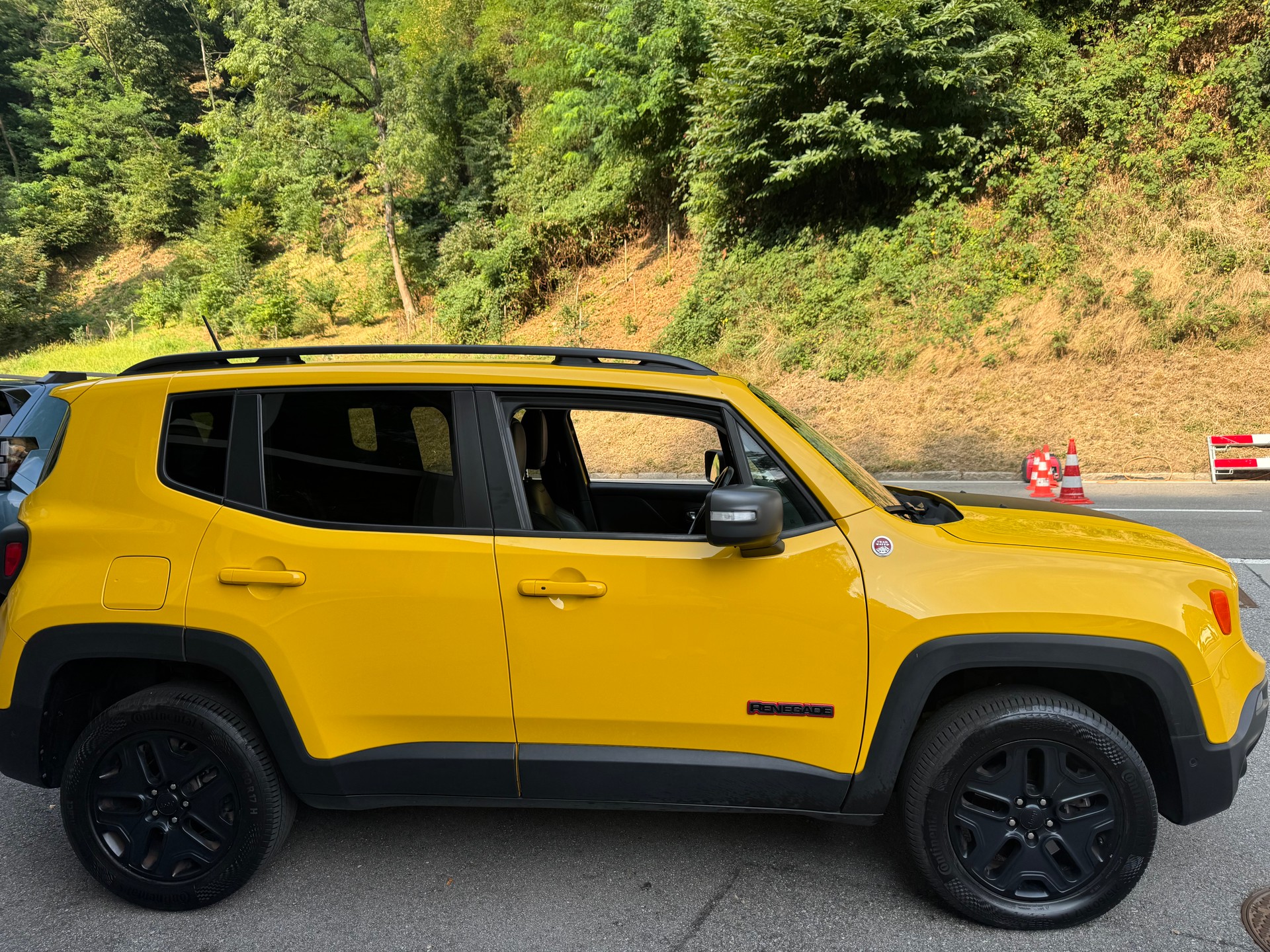 JEEP Renegade 2.0 CRD Trailhawk AWD + Low Range 9ATX-image-2