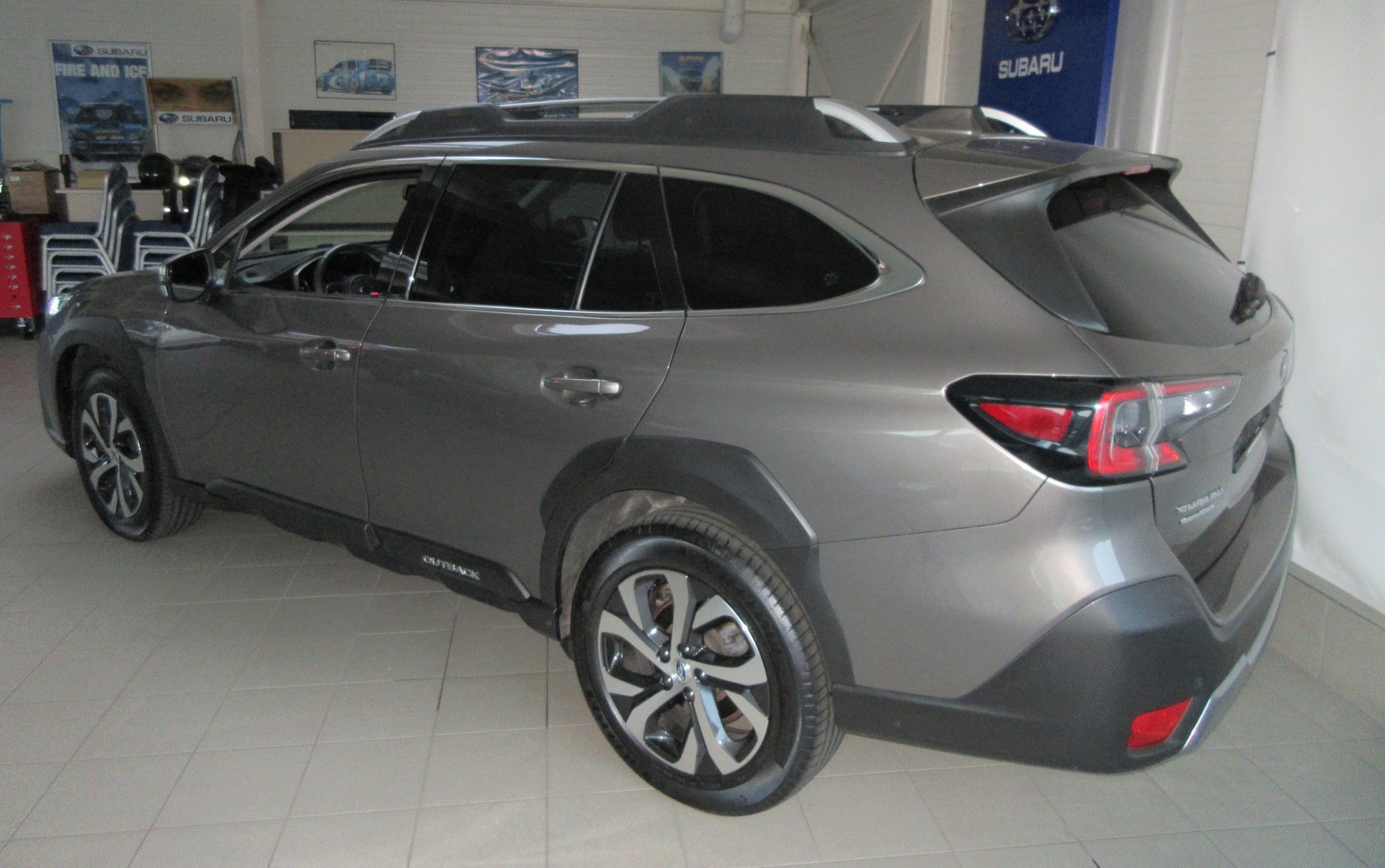 SUBARU Outback 2.5i Luxury AWD Lineartronic-image-1