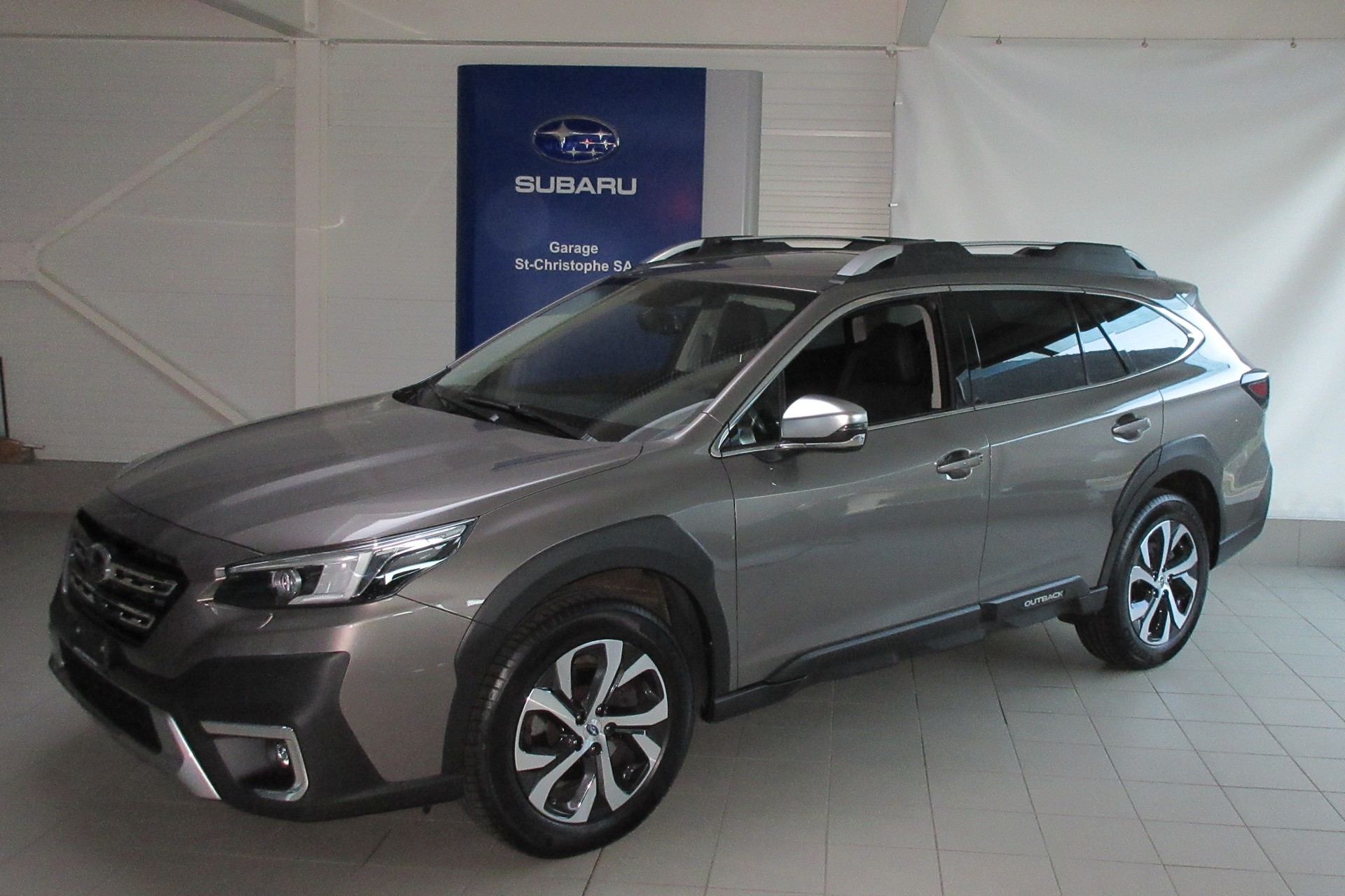 SUBARU Outback 2.5i Luxury AWD Lineartronic-image-0