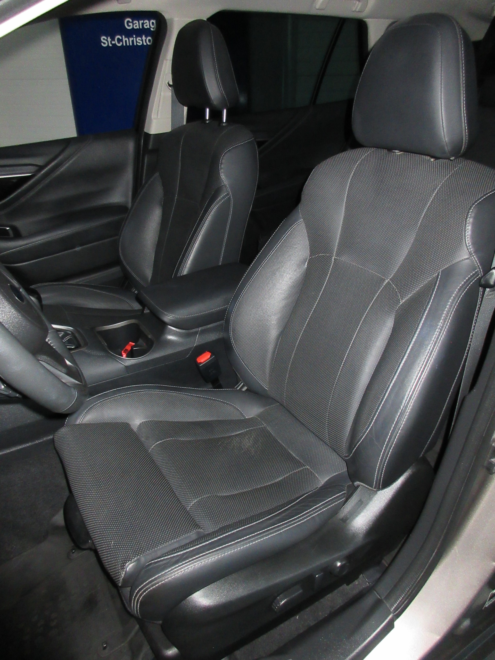 SUBARU Outback 2.5i Luxury AWD Lineartronic-image-2