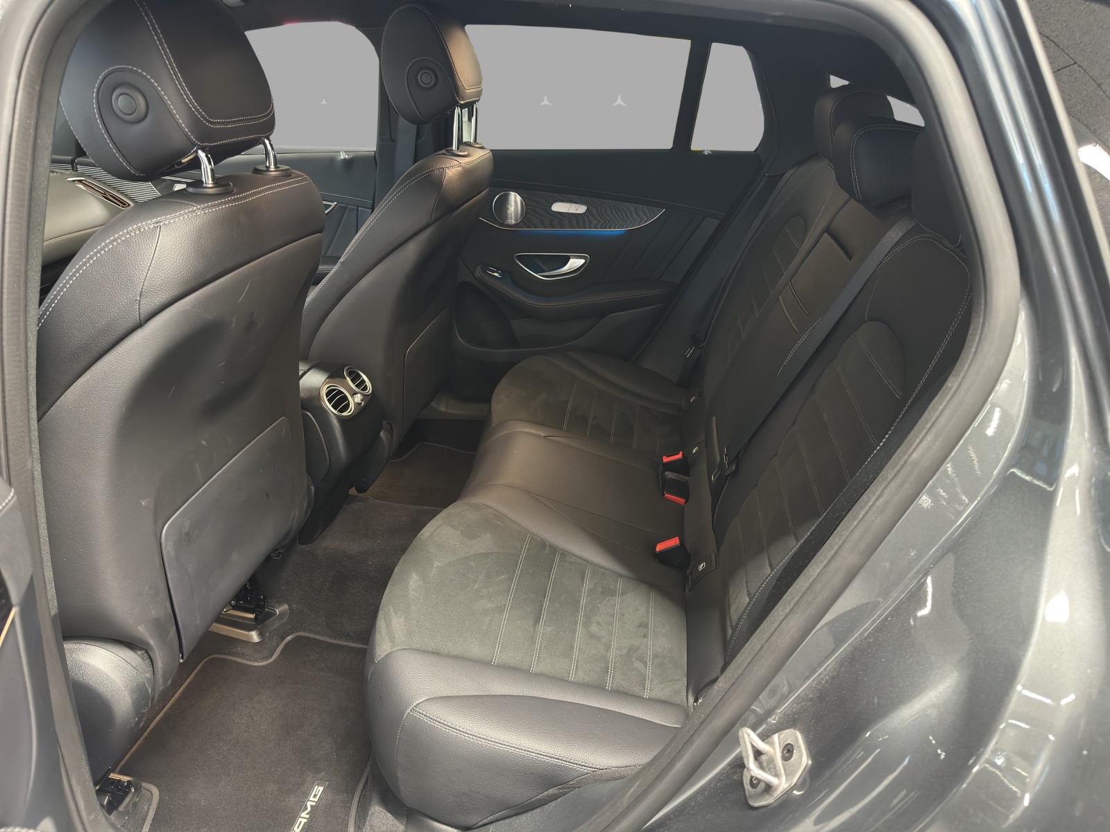 MERCEDES-BENZ EQC 400 AMG Line 4Matic-image-13