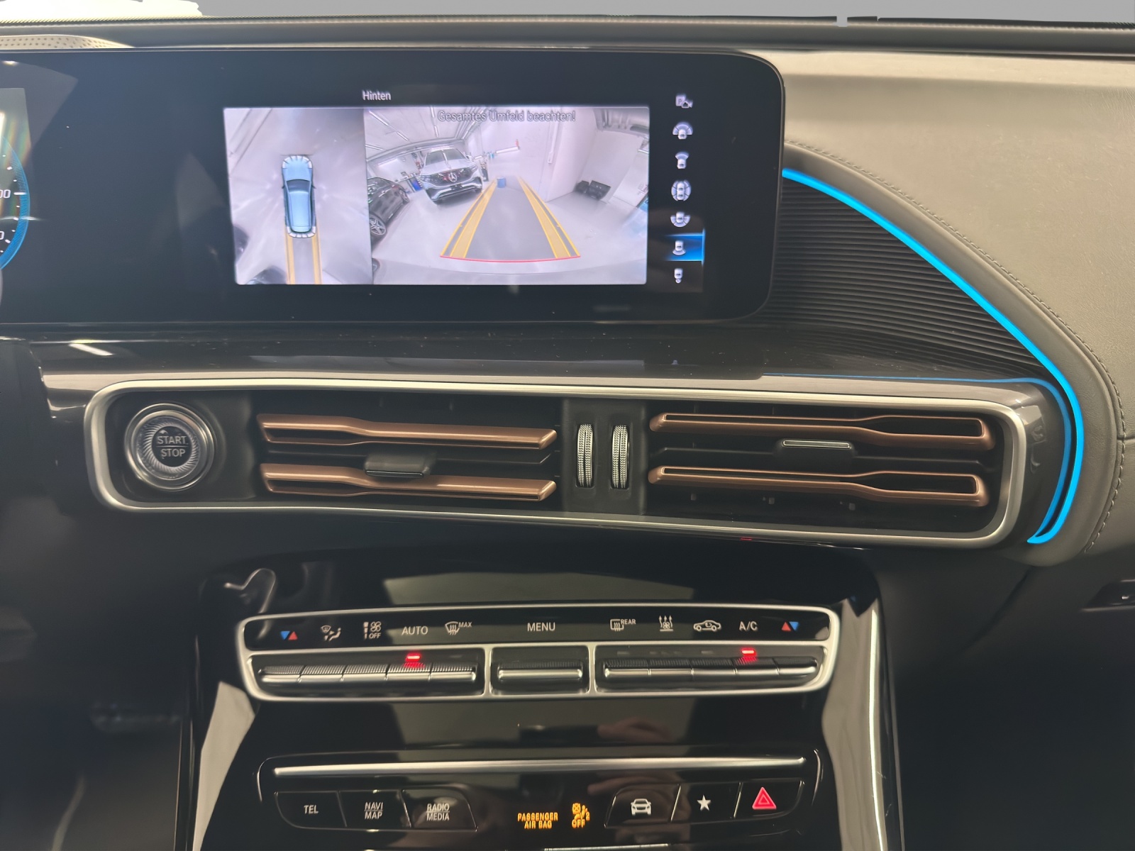 MERCEDES-BENZ EQC 400 AMG Line 4Matic-image-11