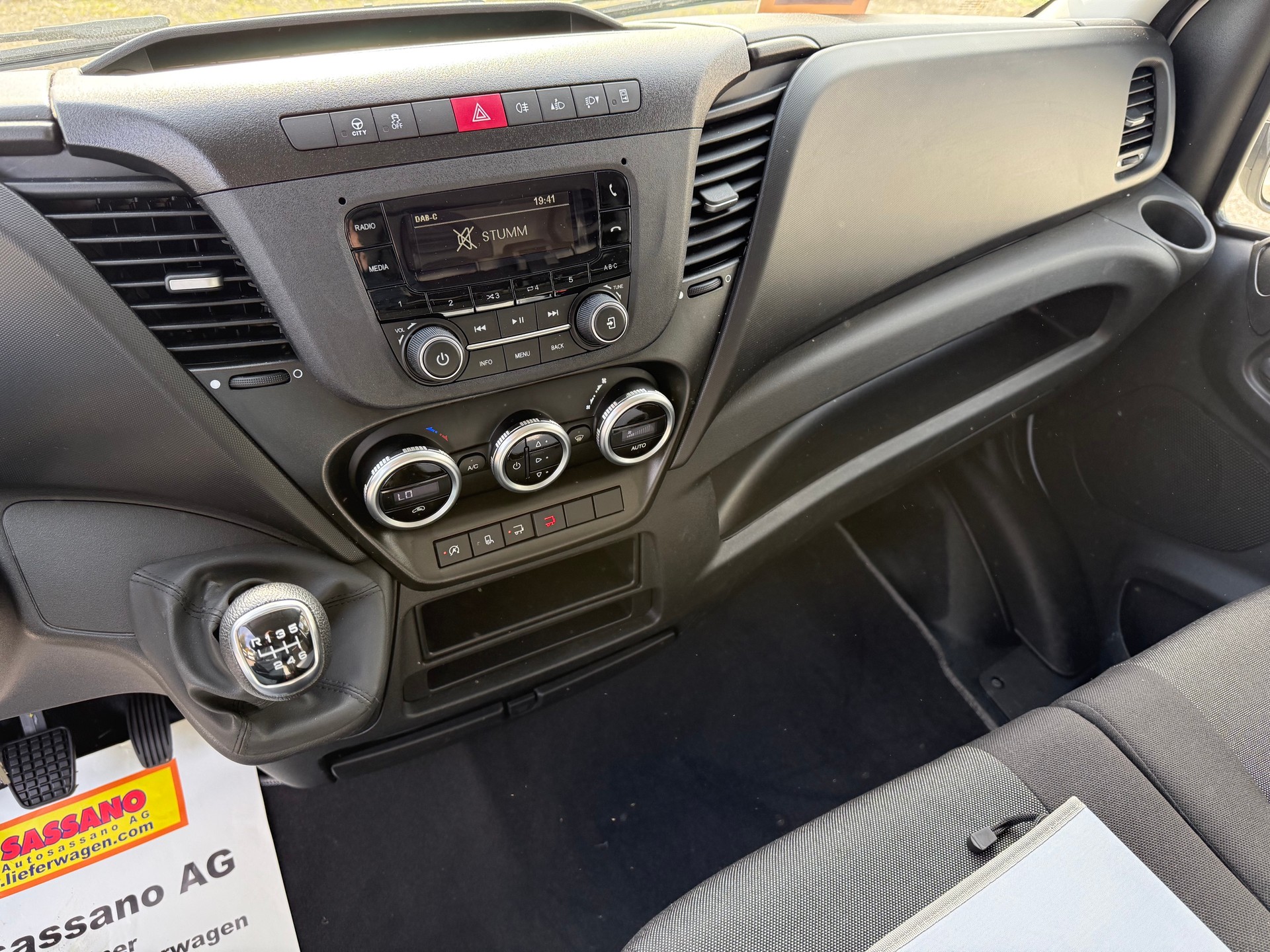 IVECO Daily 35C16 Koffer Hebebühne AHK-image-12