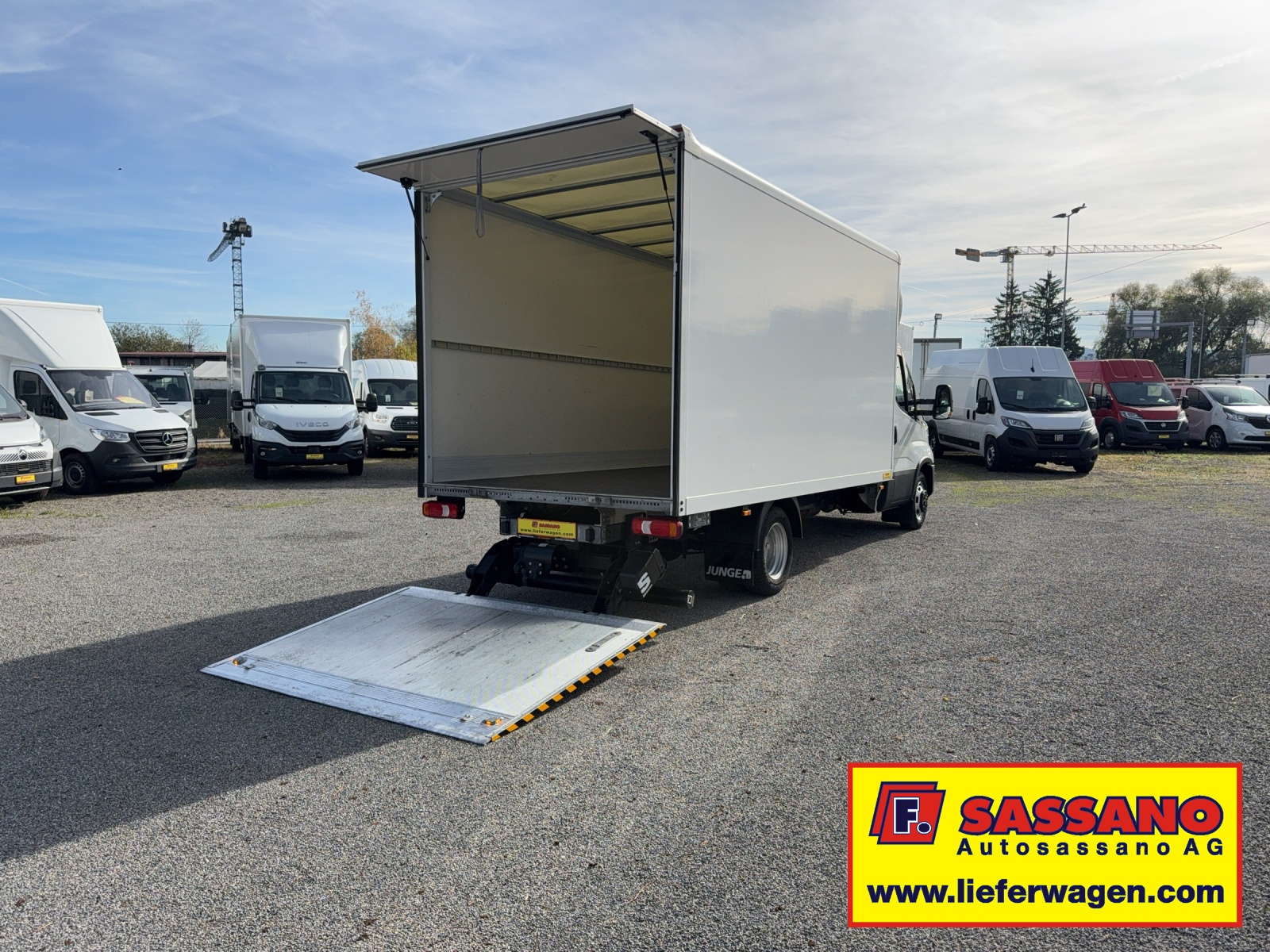 IVECO Daily 35C16 Koffer Hebebühne AHK-image-5