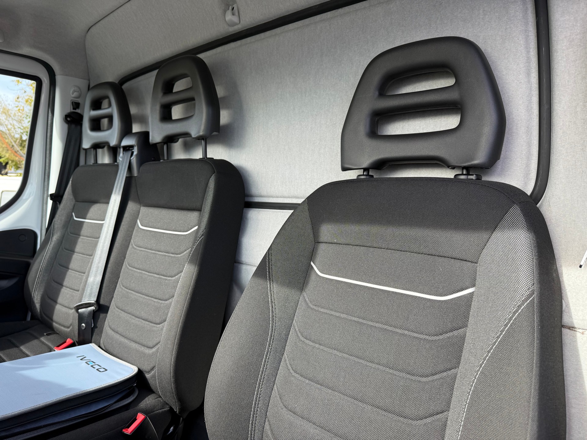 IVECO Daily 35C16 Koffer Hebebühne AHK-image-13
