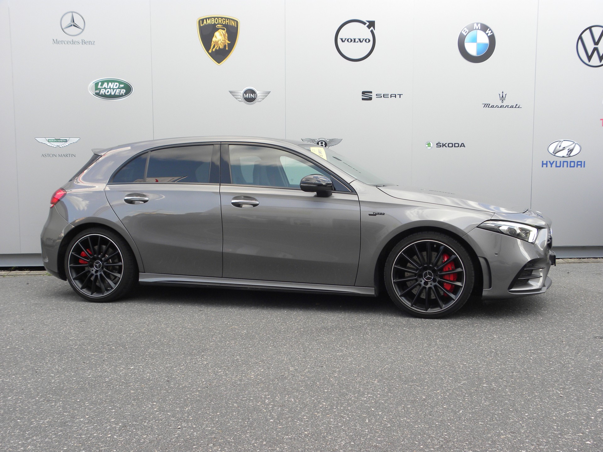 MERCEDES-BENZ A 35 AMG 4Matic Speedshift Performance Paket-image-4