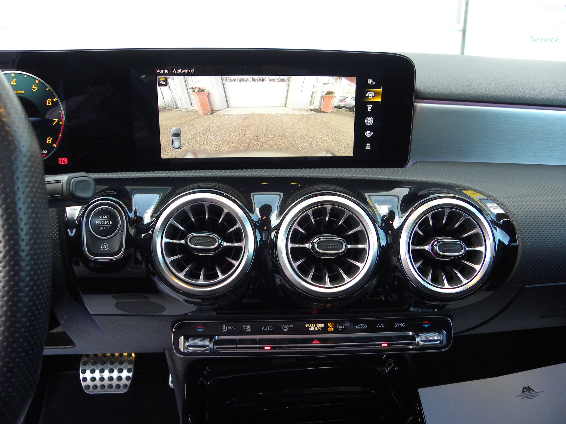 MERCEDES-BENZ A 35 AMG 4Matic Speedshift Performance Paket-image-12