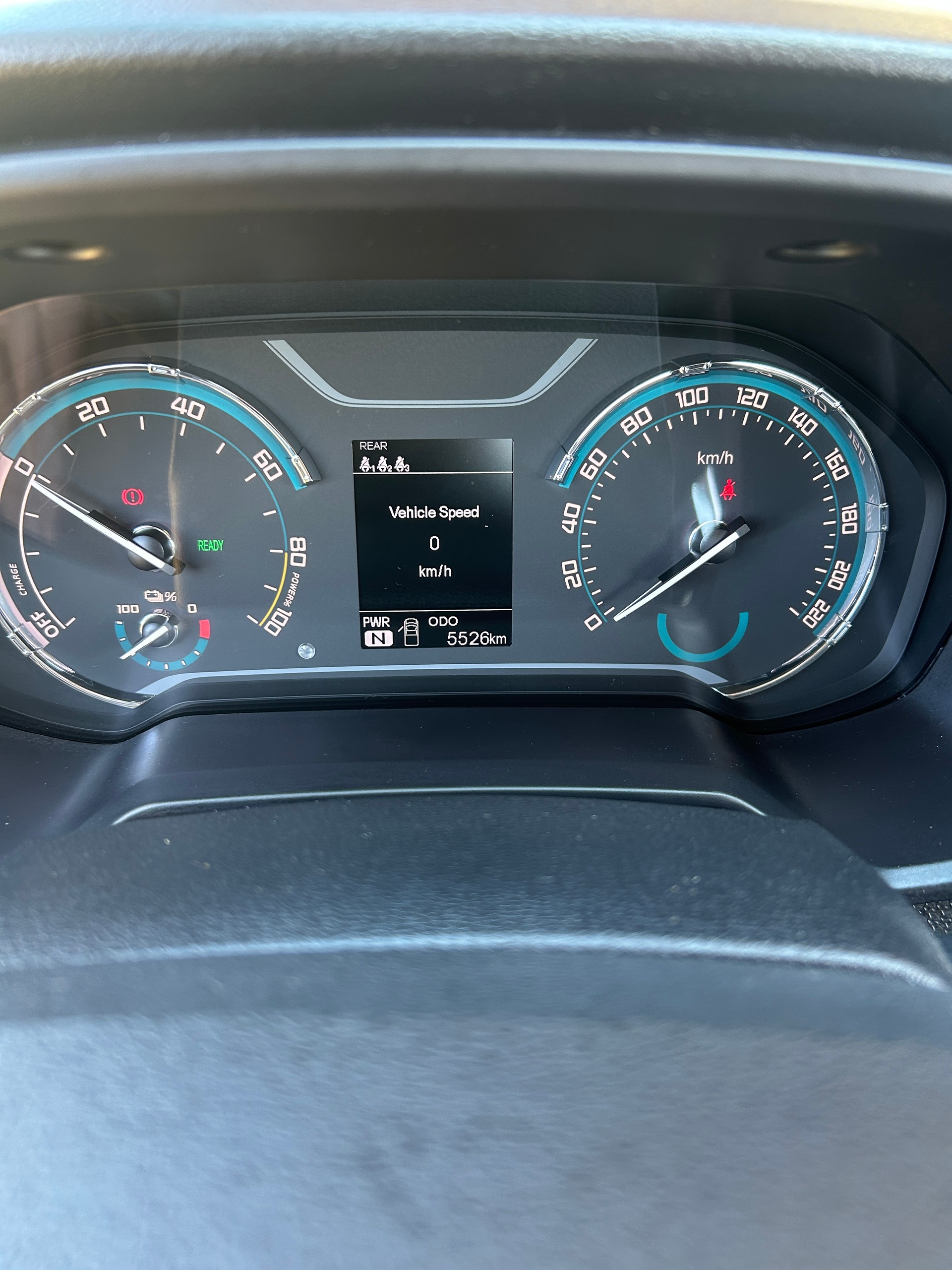 MAXUS T90 EV-image-2