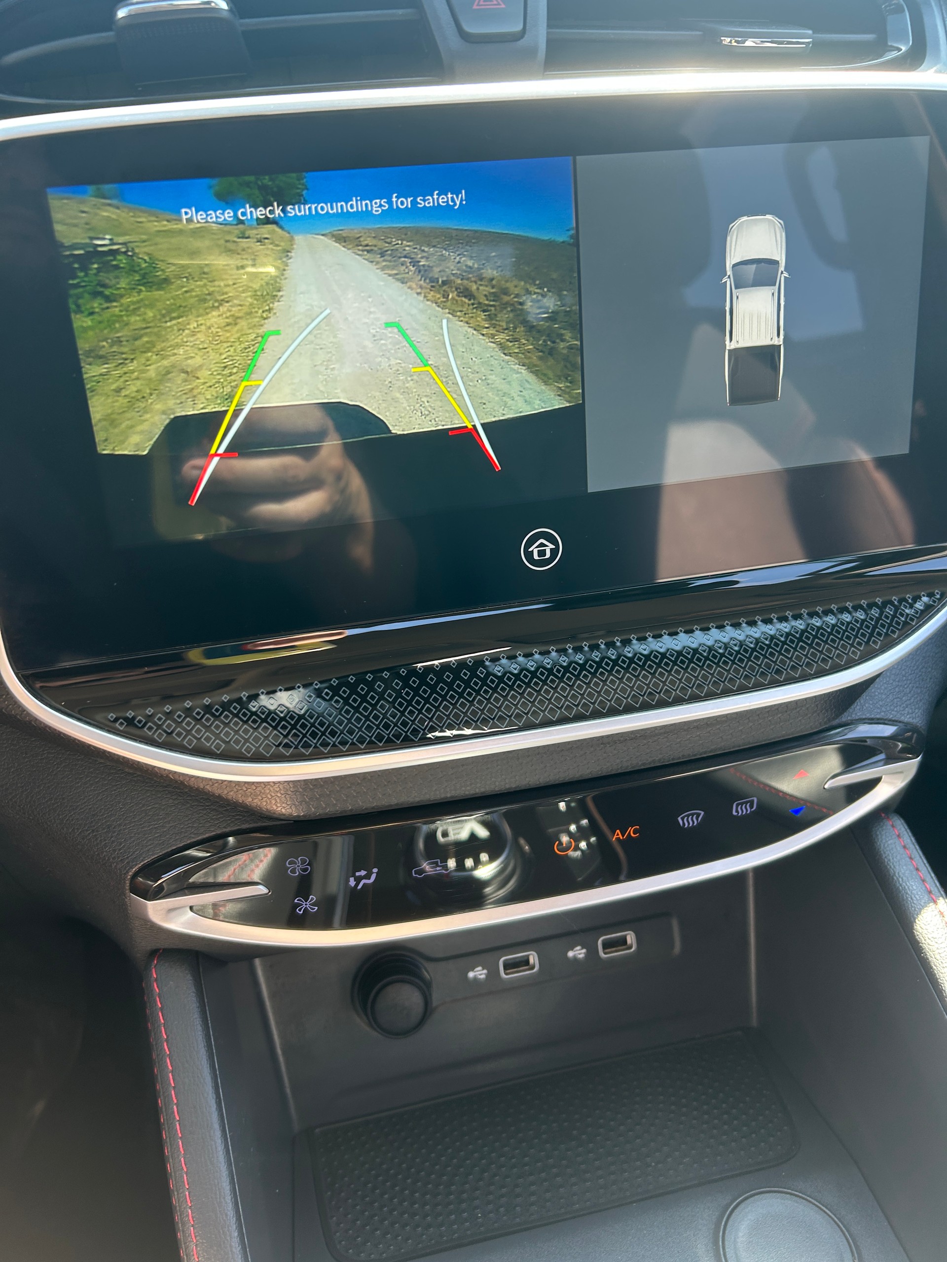 MAXUS T90 EV-image-3