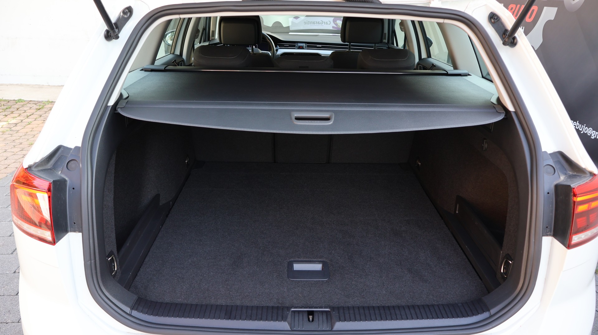 VW Passat 2.0 TDI BMT Business DSG-image-10