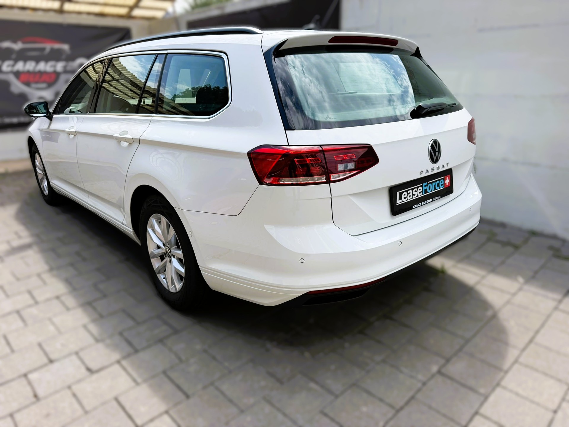 VW Passat 2.0 TDI BMT Business DSG-image-4