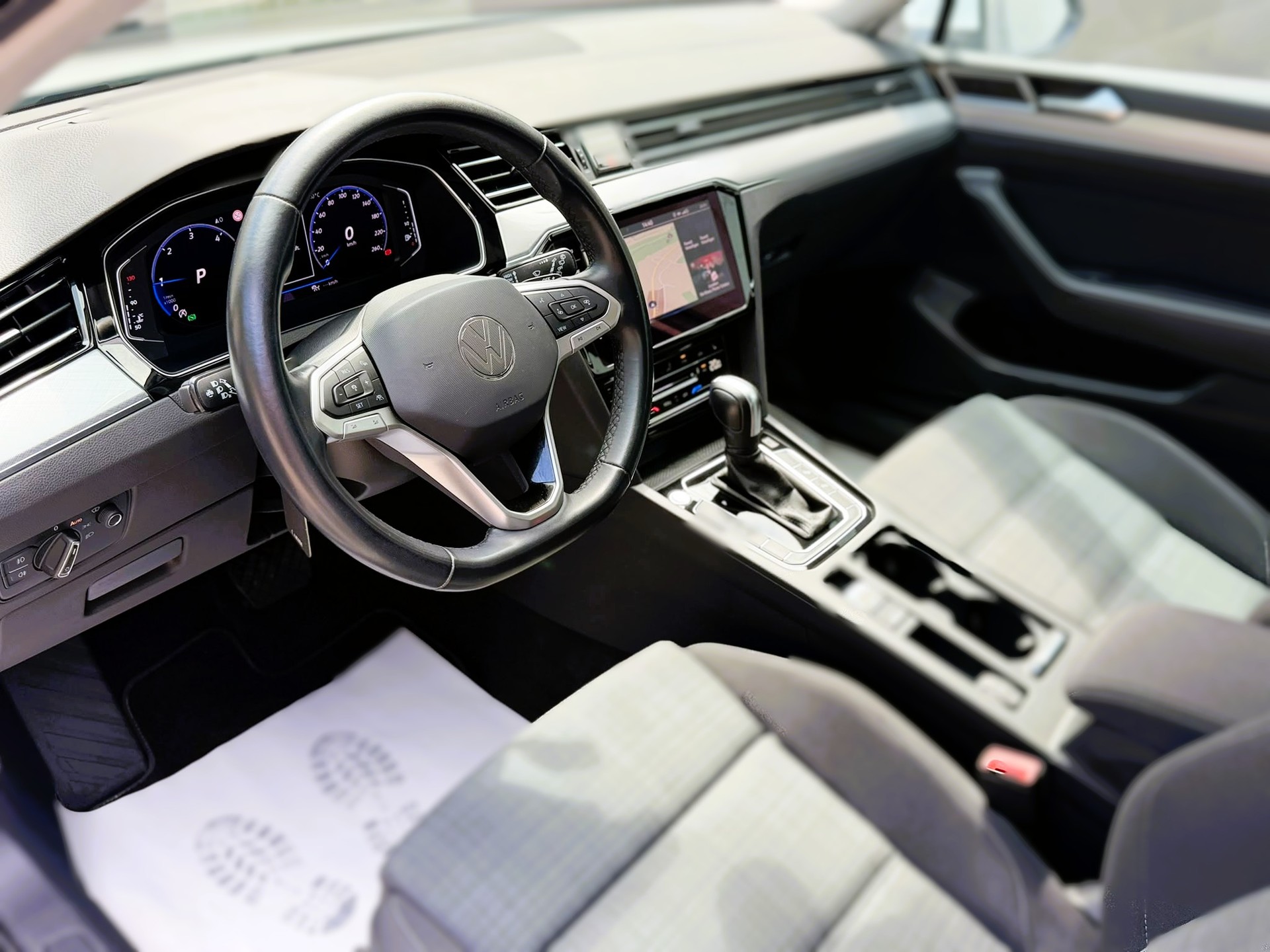 VW Passat 2.0 TDI BMT Business DSG-image-8