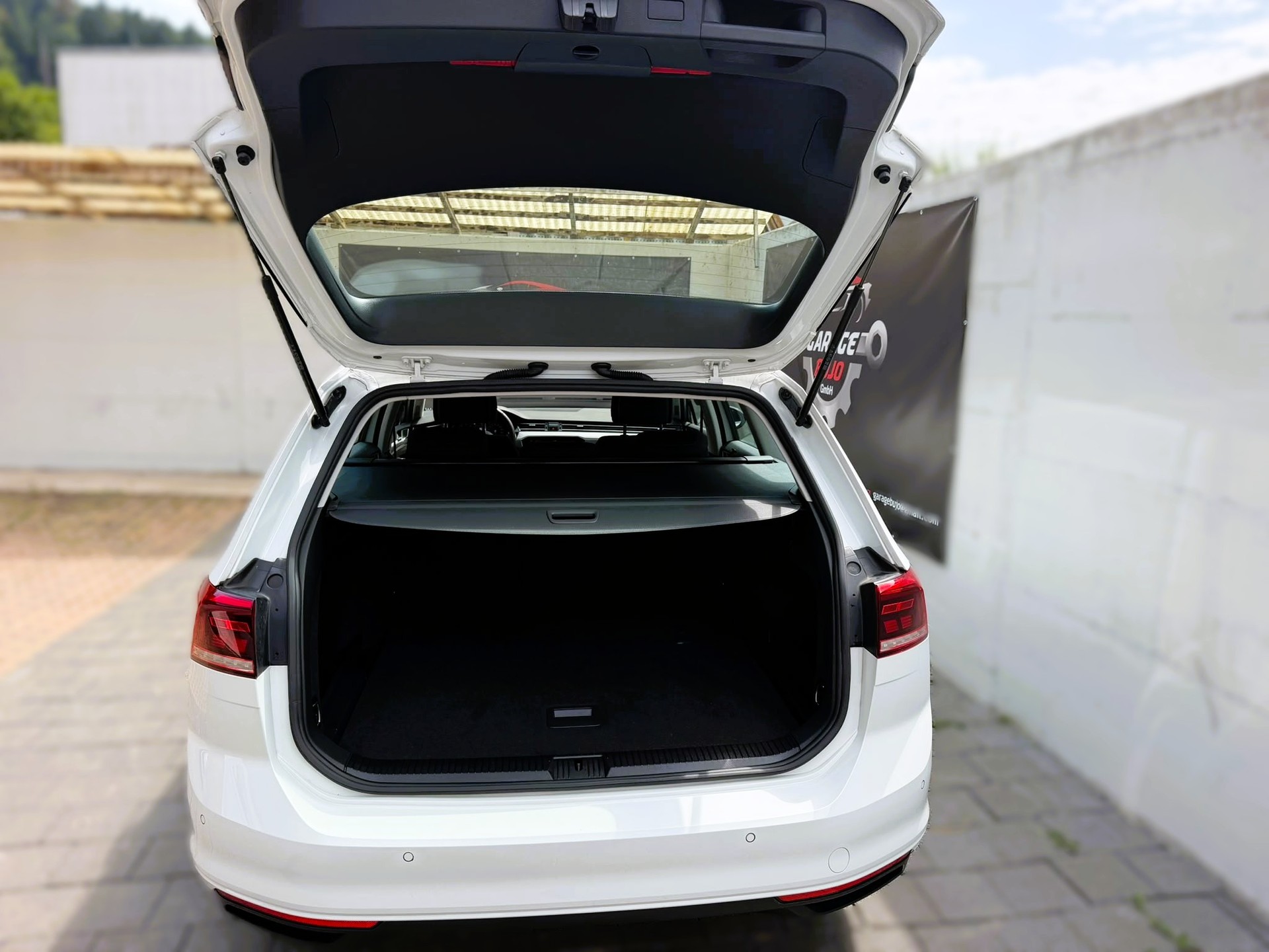 VW Passat 2.0 TDI BMT Business DSG-image-13