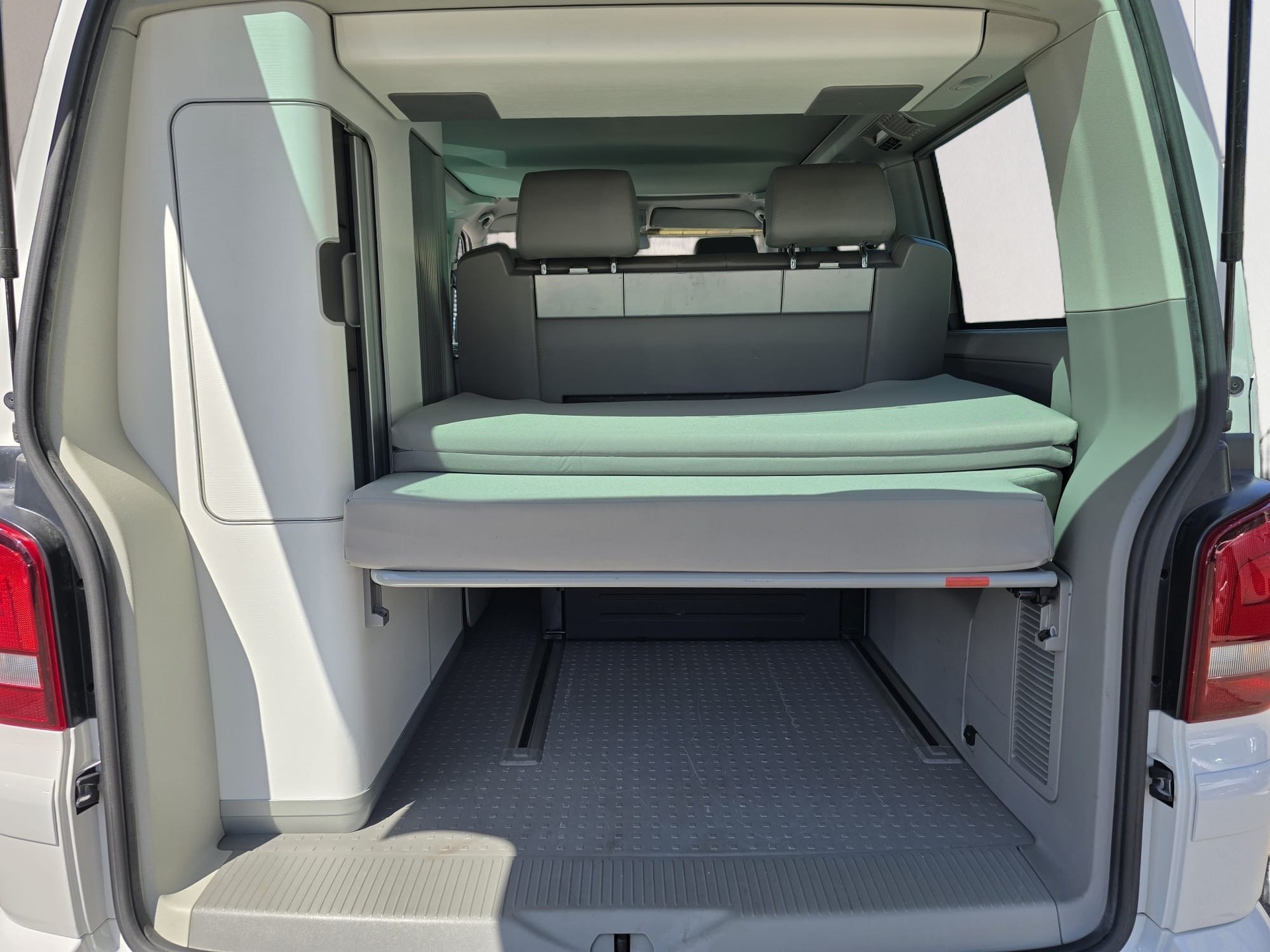 VW T5 California 2.0 Bi-TDI Comfortline Edition 4Motion DSG-image-22