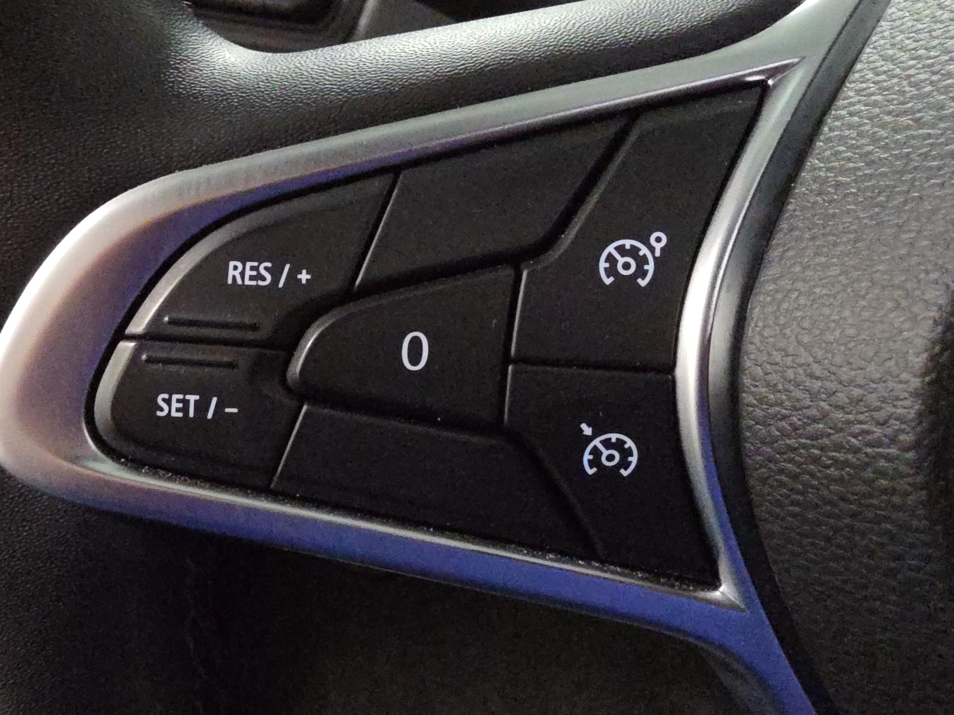 RENAULT Clio 1.6 E-Tech Intens-image-22