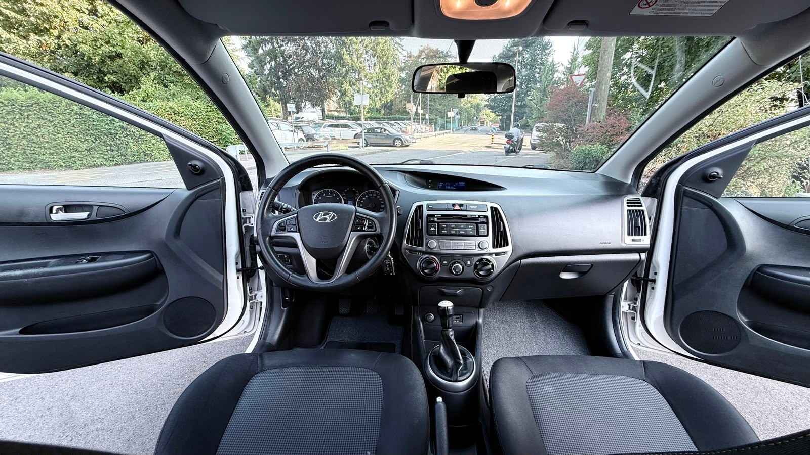 HYUNDAI i20 1.2 Comfort-image-6