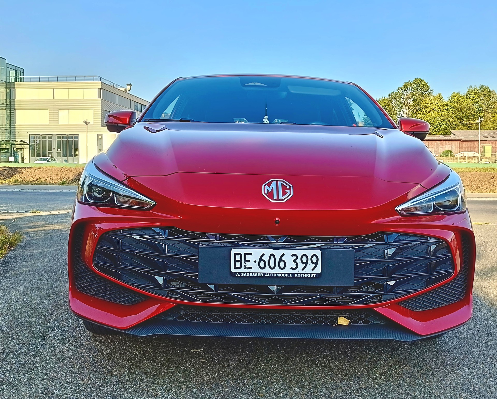 MG Luxury-image-0