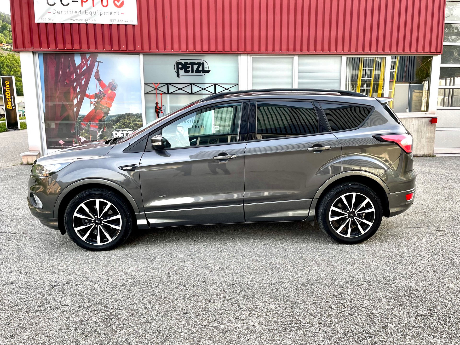 FORD Kuga 1.5 SCTi Titanium 4WD Automatic-image-10