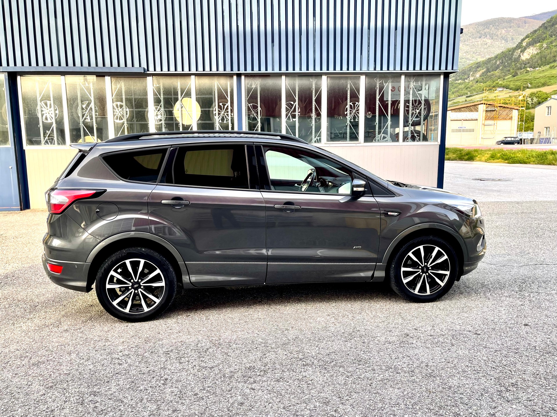 FORD Kuga 1.5 SCTi Titanium 4WD Automatic-image-3