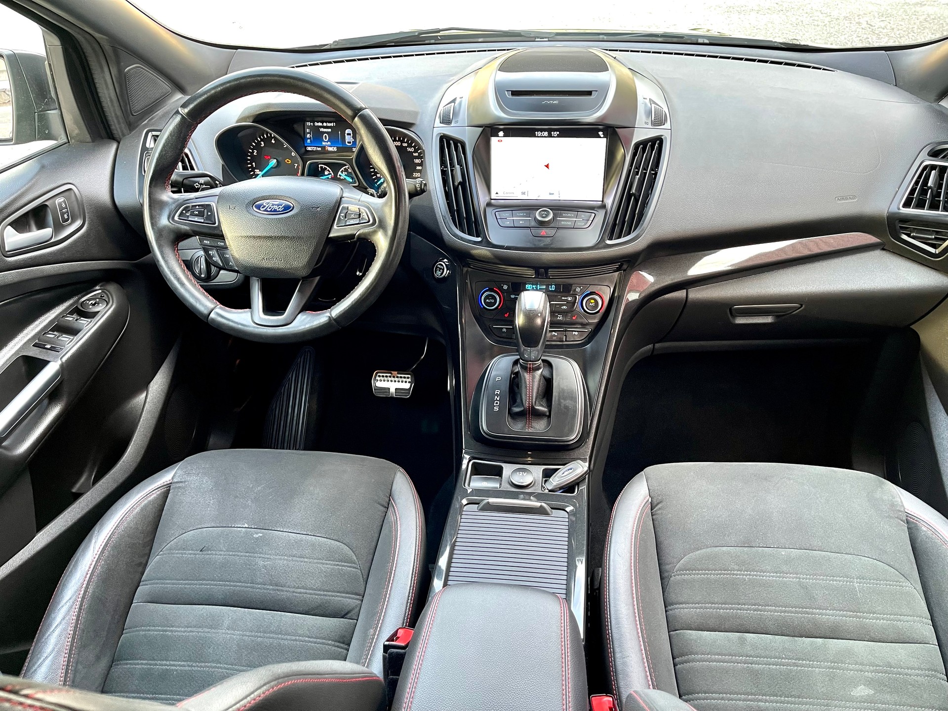 FORD Kuga 1.5 SCTi Titanium 4WD Automatic-image-1