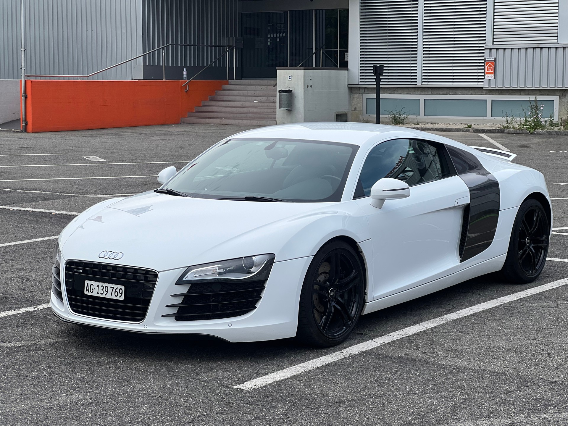 AUDI R8 Coupé 4.2-image-0