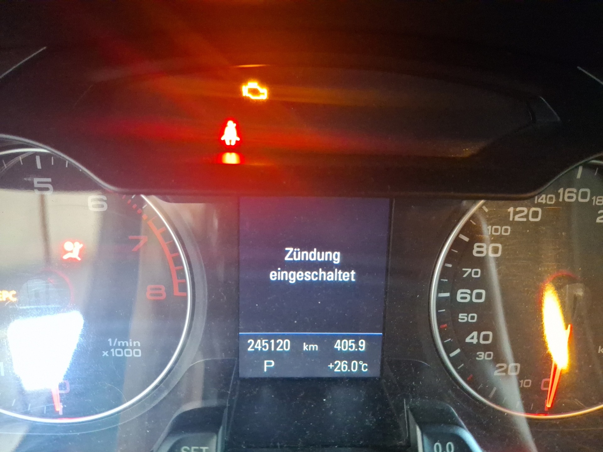 AUDI A4 Avant 2.0 TFSI multitronic-image-12