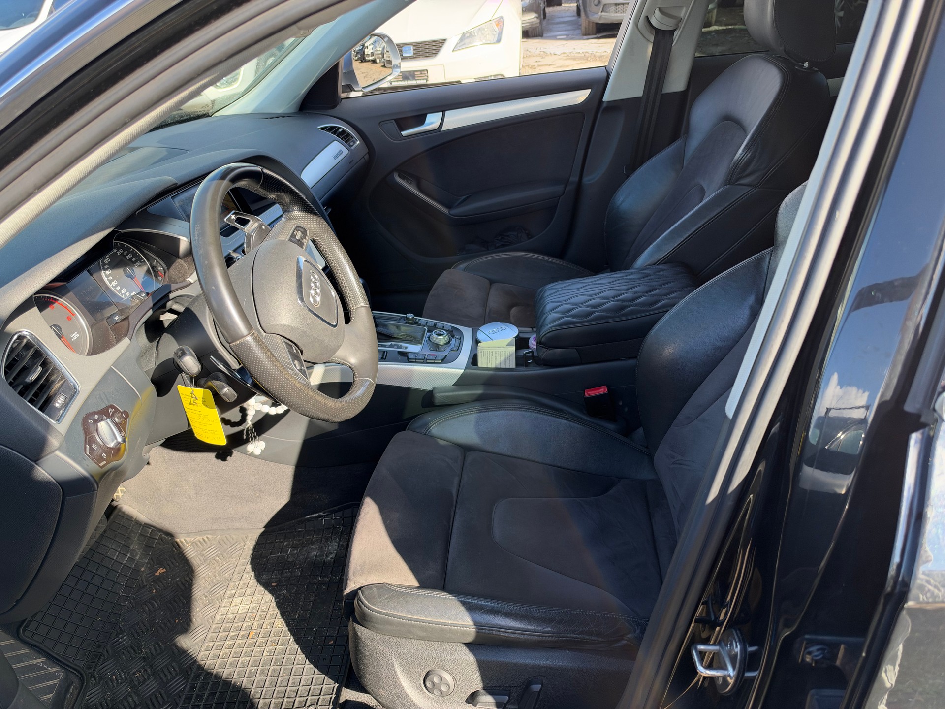 AUDI A4 Avant 3.0 TDI quattro S-tronic-image-21