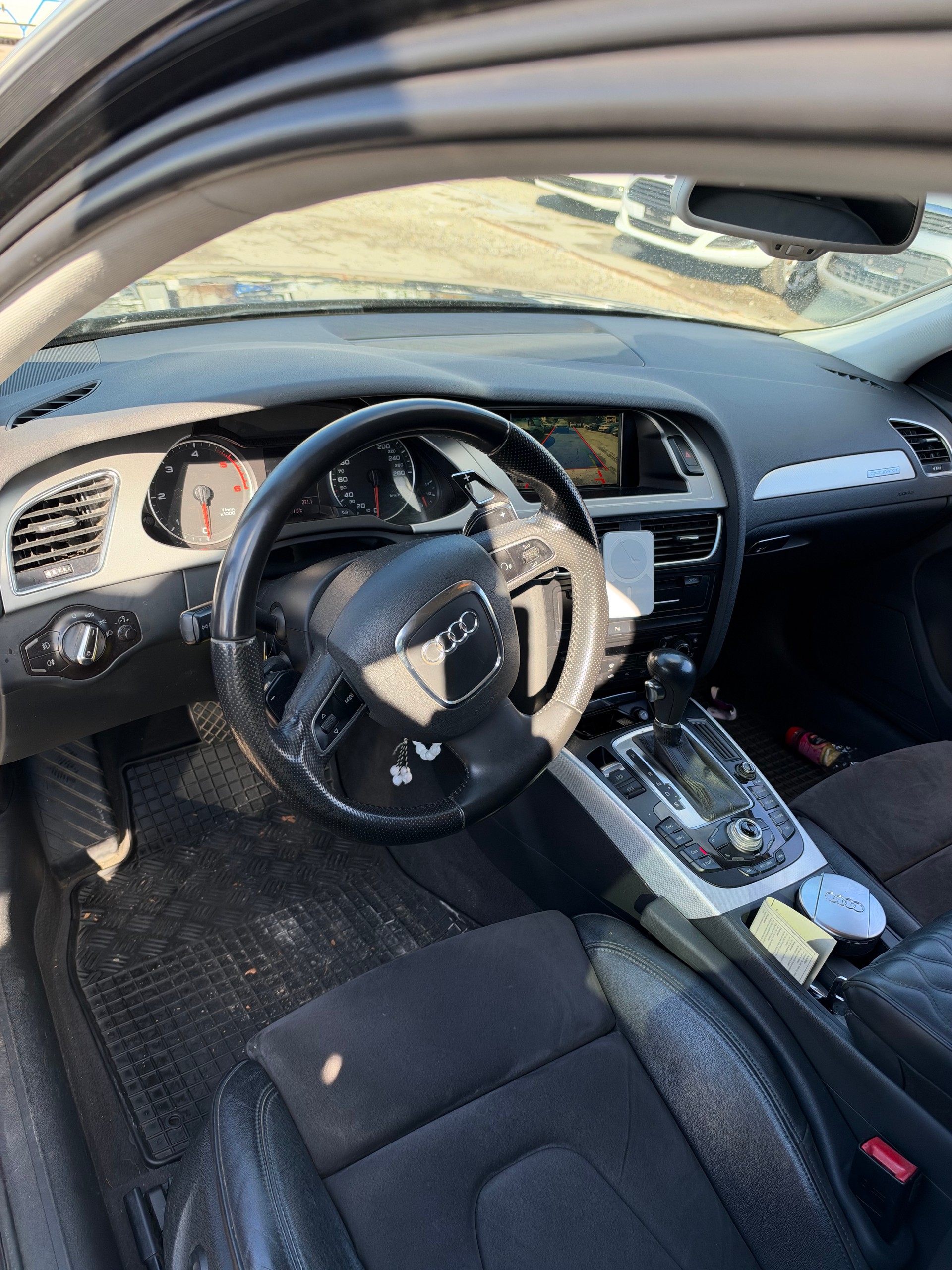 AUDI A4 Avant 3.0 TDI quattro S-tronic-image-22