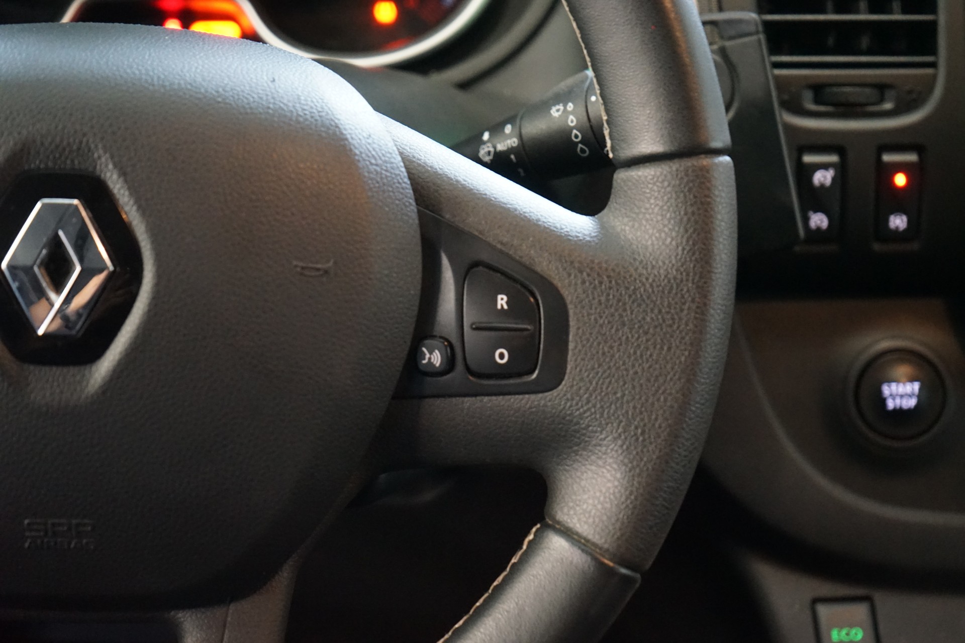 RENAULT Trafic Blue dCi 170 EDC Spacenomad-image-10