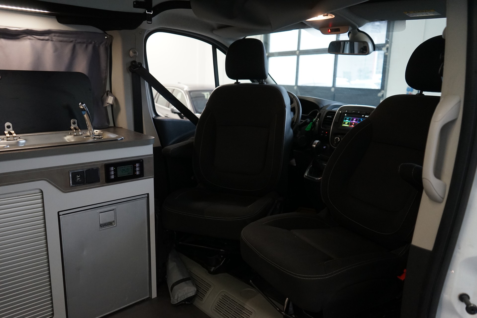 RENAULT Trafic Blue dCi 170 EDC Spacenomad-image-26