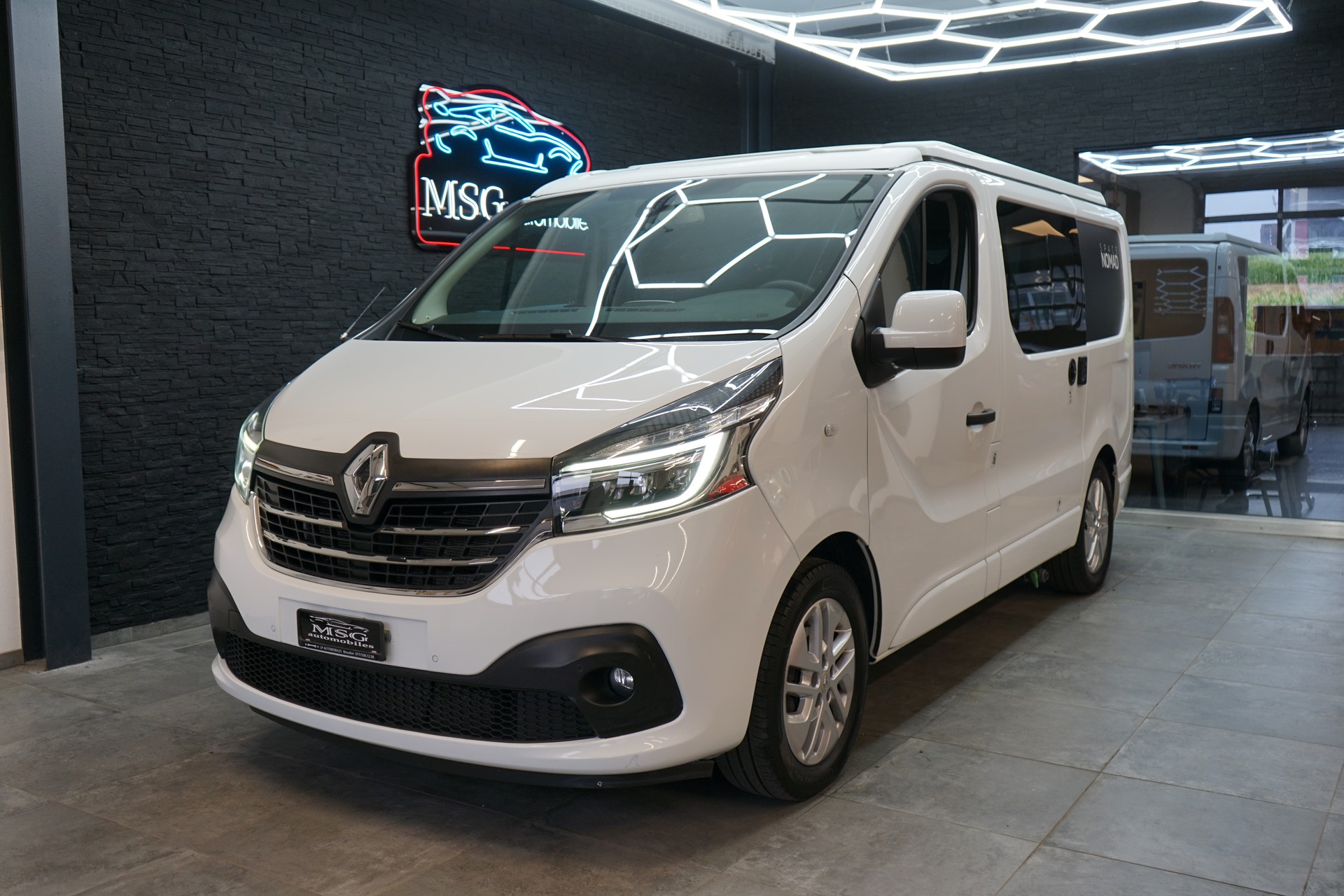 RENAULT Trafic Blue dCi 170 EDC Spacenomad