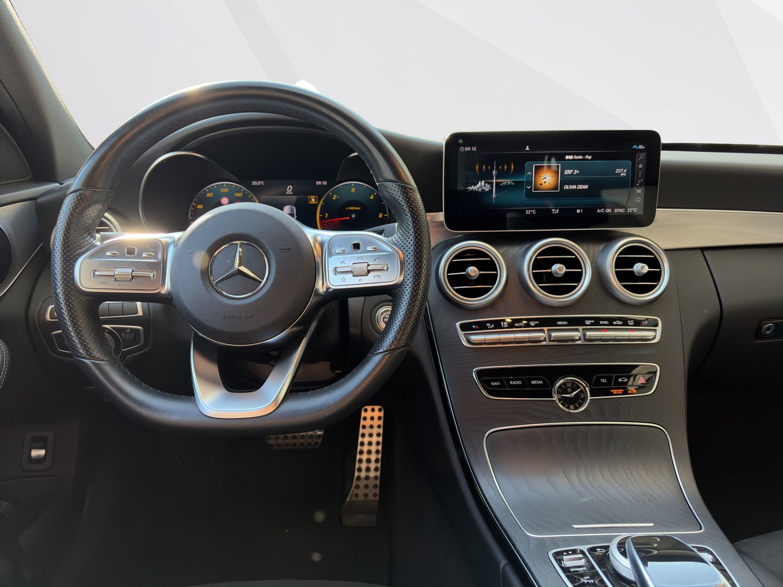MERCEDES-BENZ C 220 d AMG Line 4matic Kombi-image-10