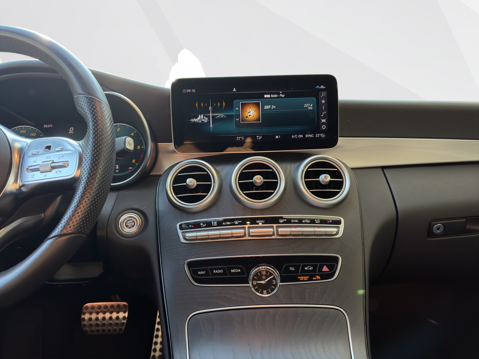MERCEDES-BENZ C 220 d AMG Line 4matic Kombi-image-13