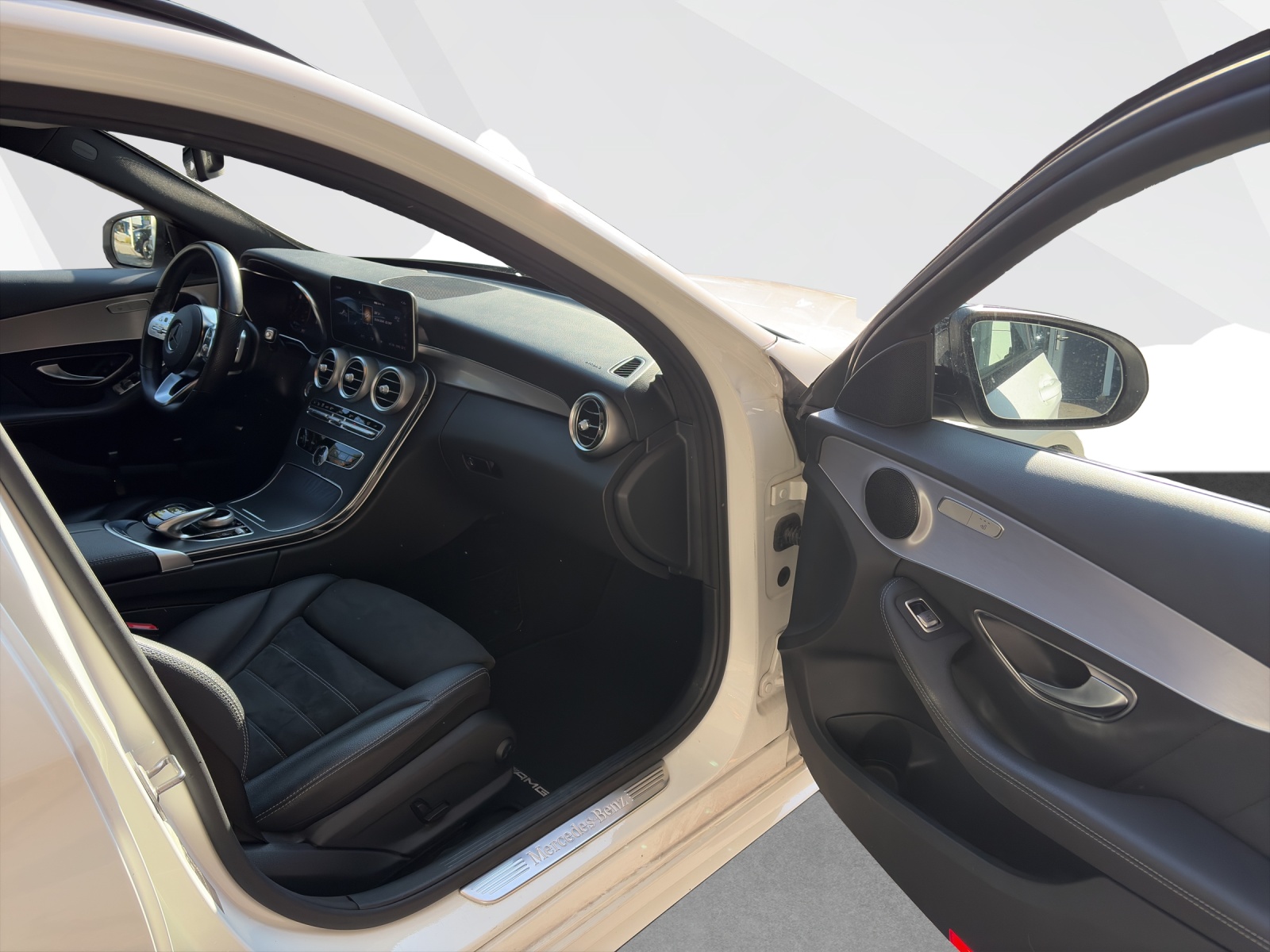 MERCEDES-BENZ C 220 d AMG Line 4matic Kombi-image-16