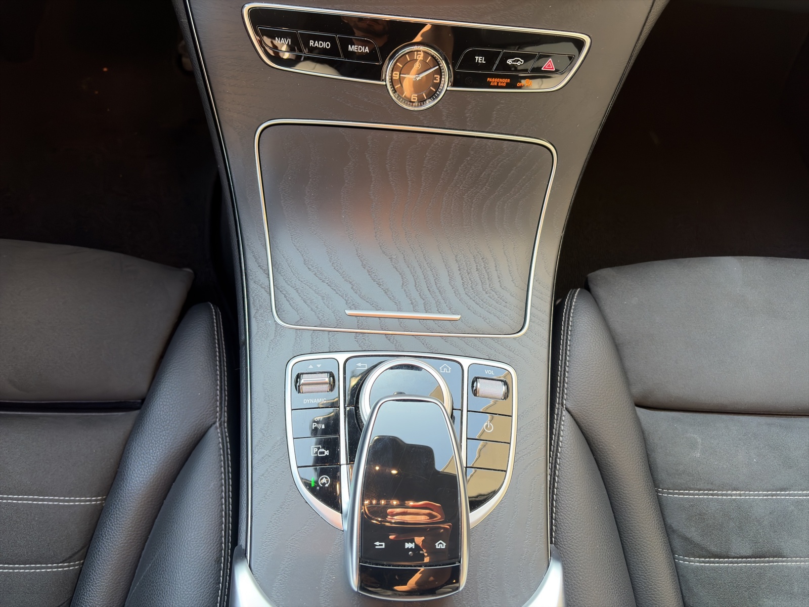 MERCEDES-BENZ C 220 d AMG Line 4matic Kombi-image-14