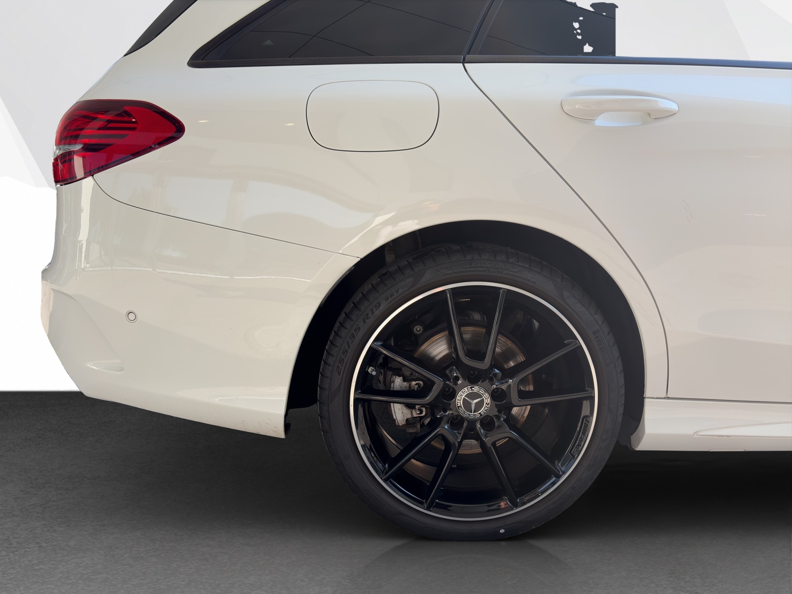 MERCEDES-BENZ C 220 d AMG Line 4matic Kombi-image-22