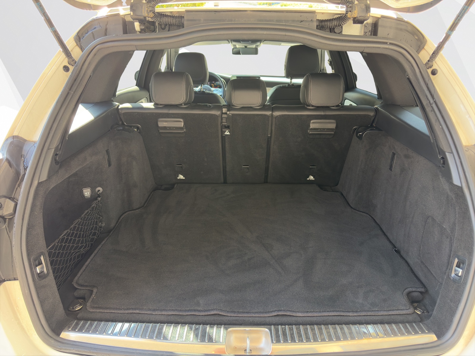 MERCEDES-BENZ C 220 d AMG Line 4matic Kombi-image-18
