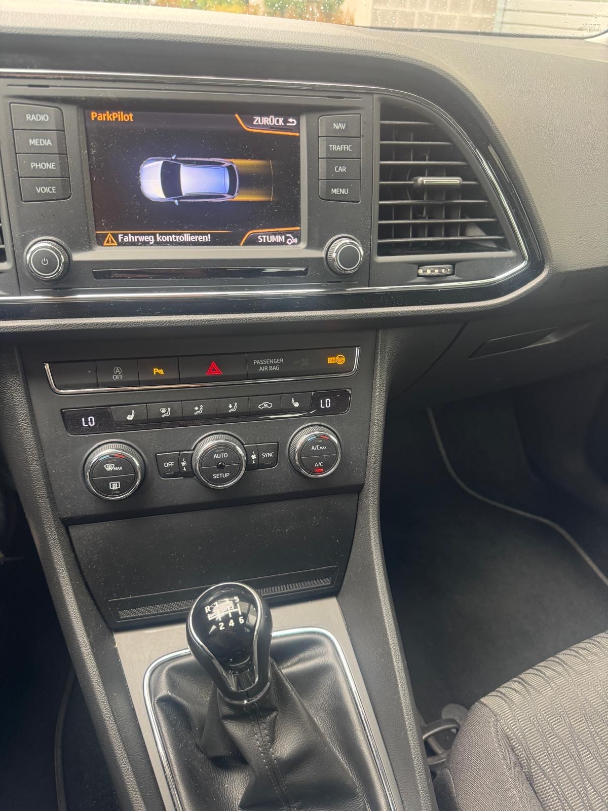 SEAT Leon ST 2.0 TDI Style 4Drive-image-8